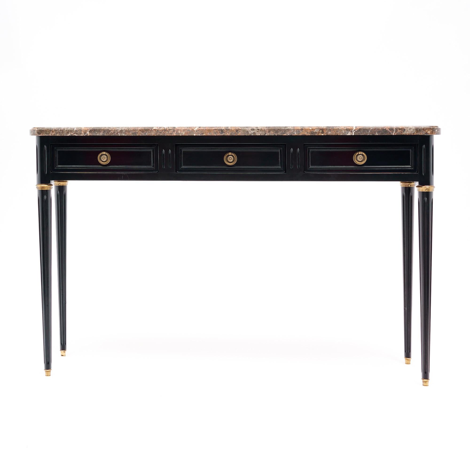 Ébénisé Table console française de style Louis XVI en vente
