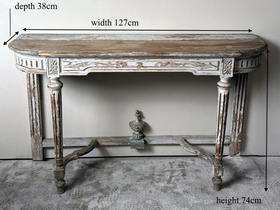 Louis XVI-Style French Console Table In White Lacquer For Sale 12