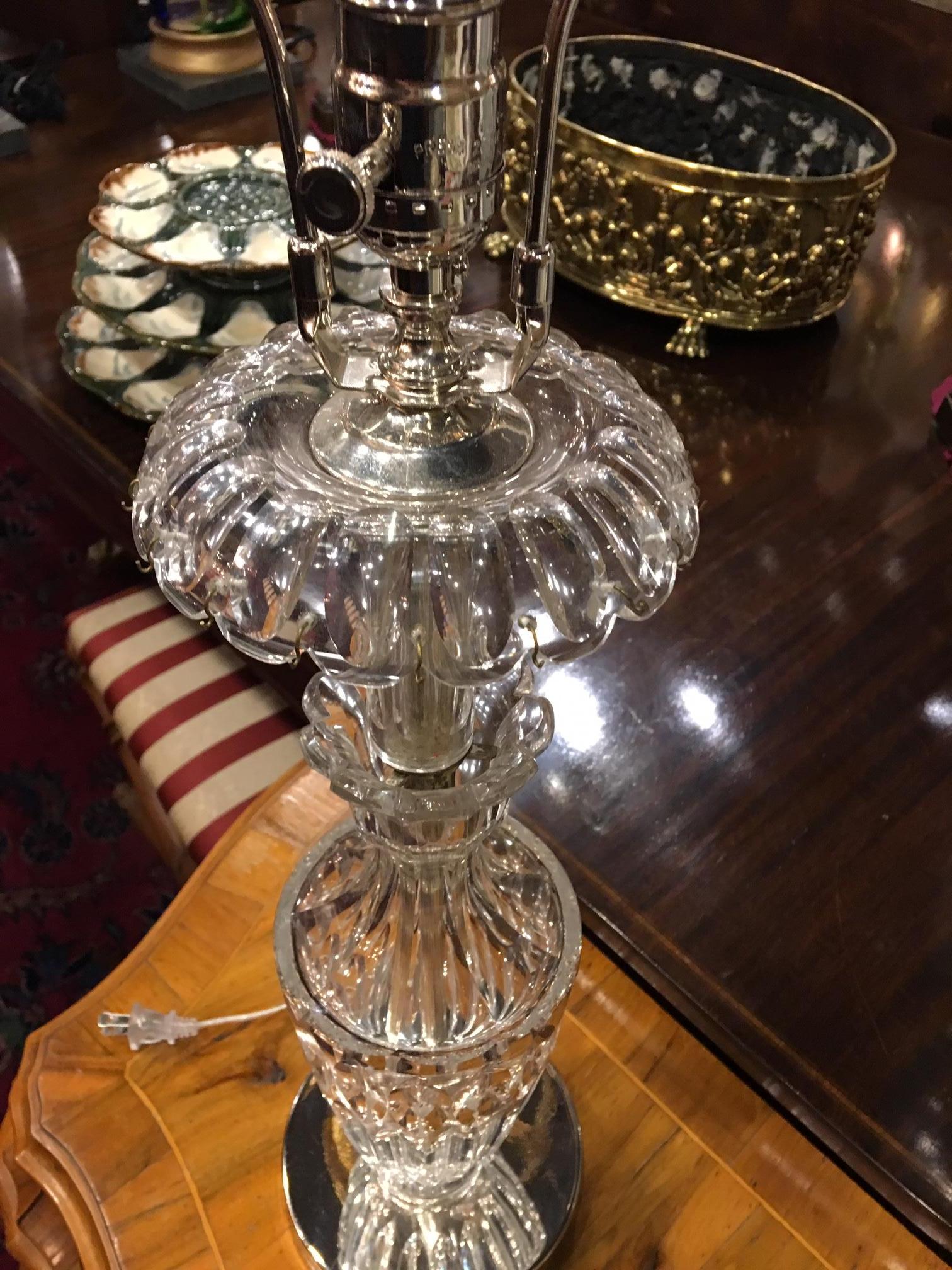 Louis XVI Style French Cut-Glass Table Lamp on a Silver Base, Late 19th Century For Sale 1