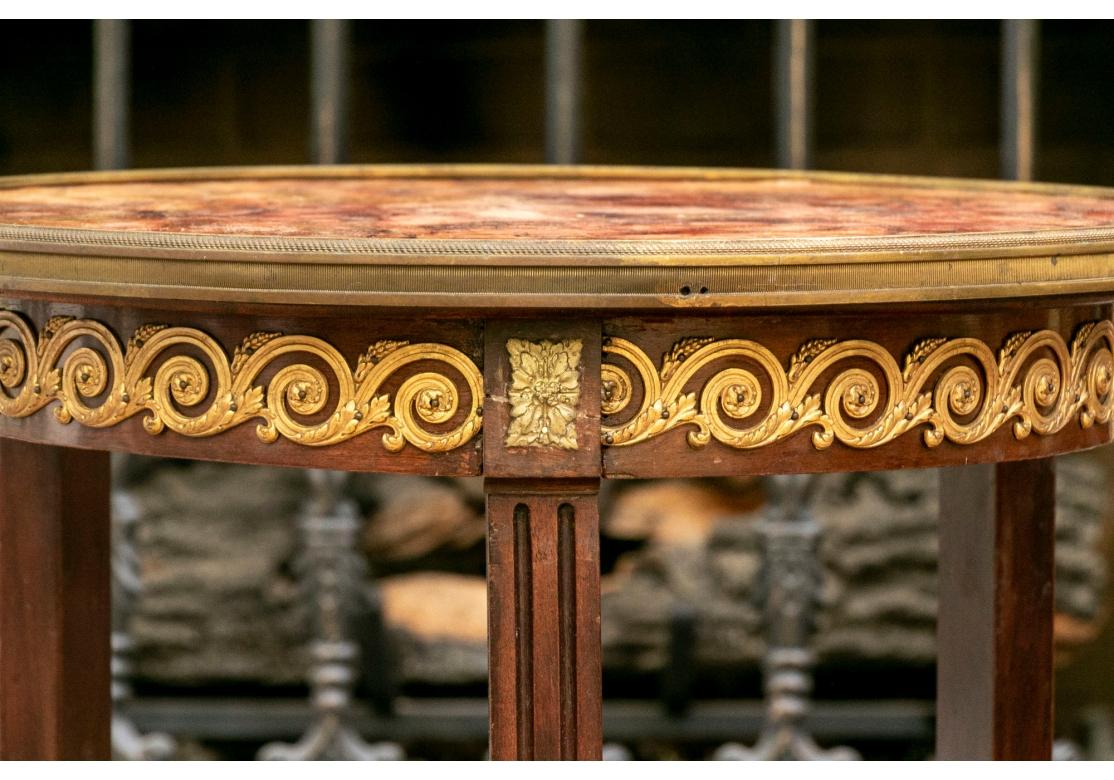 Table à bouillotte de style Louis XVI en acajou de France, à restaurer, en forme de Gueridon en vente 8