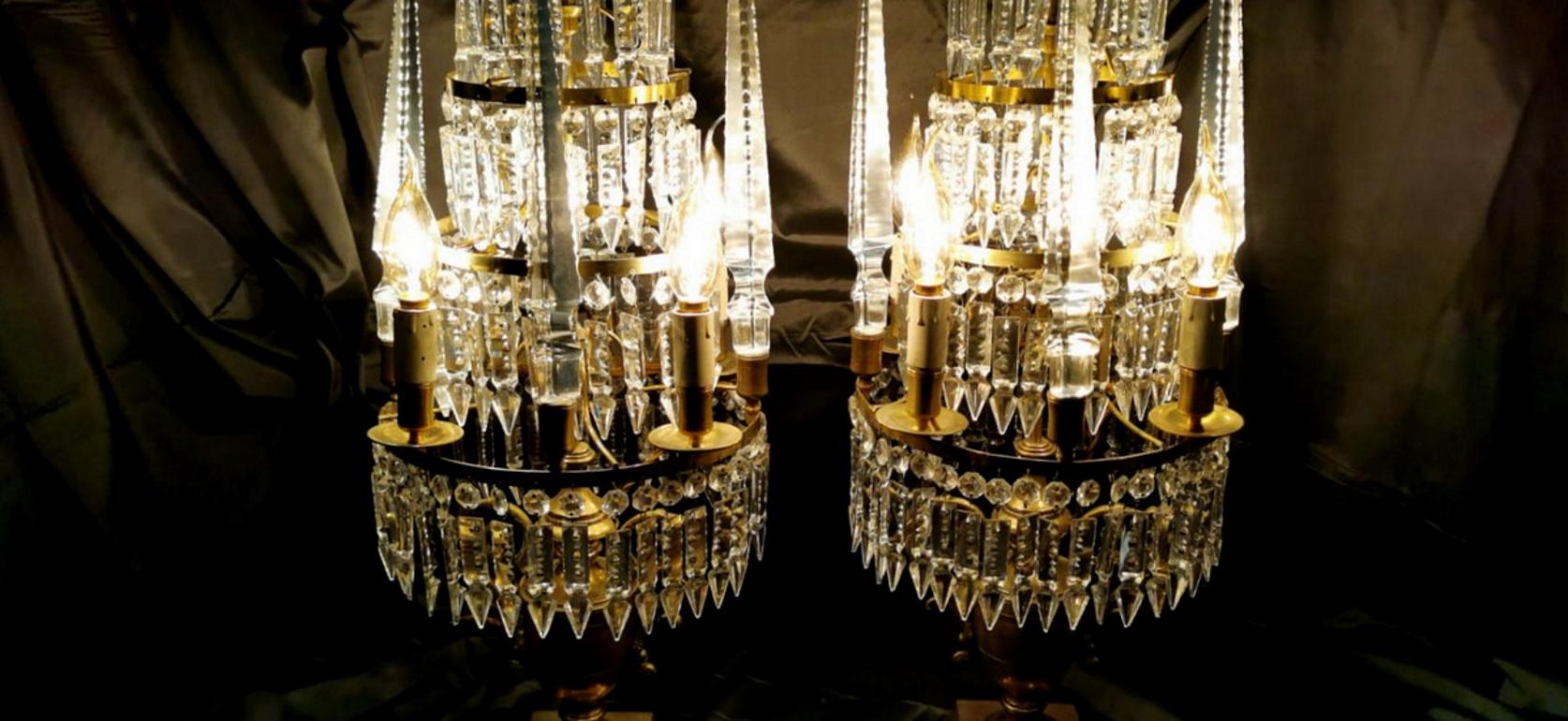 Paire de Girandoles en cristal et bronze de style Louis XVI en vente 11