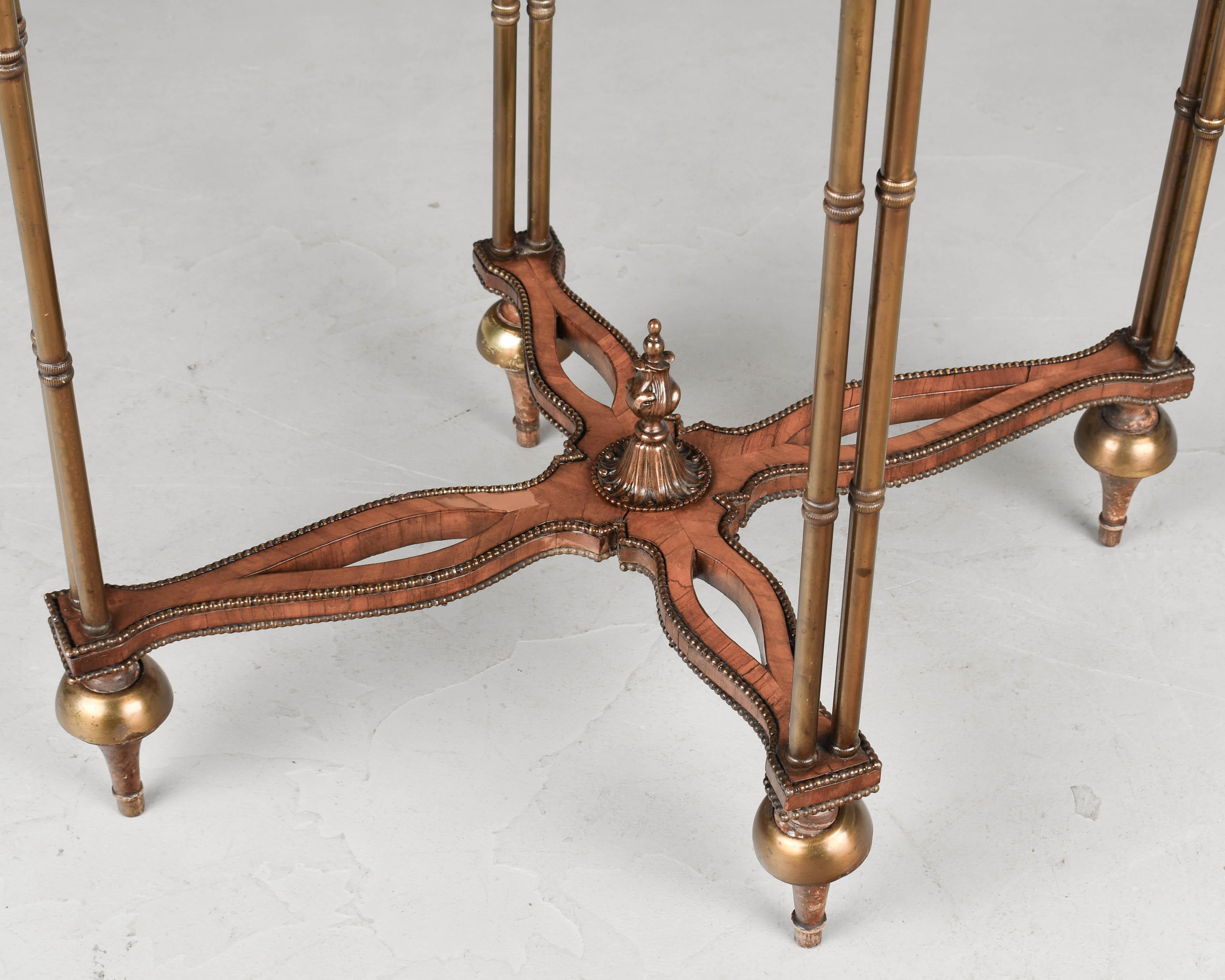 Table d'appoint ovale française de style Louis XVI en vente 3