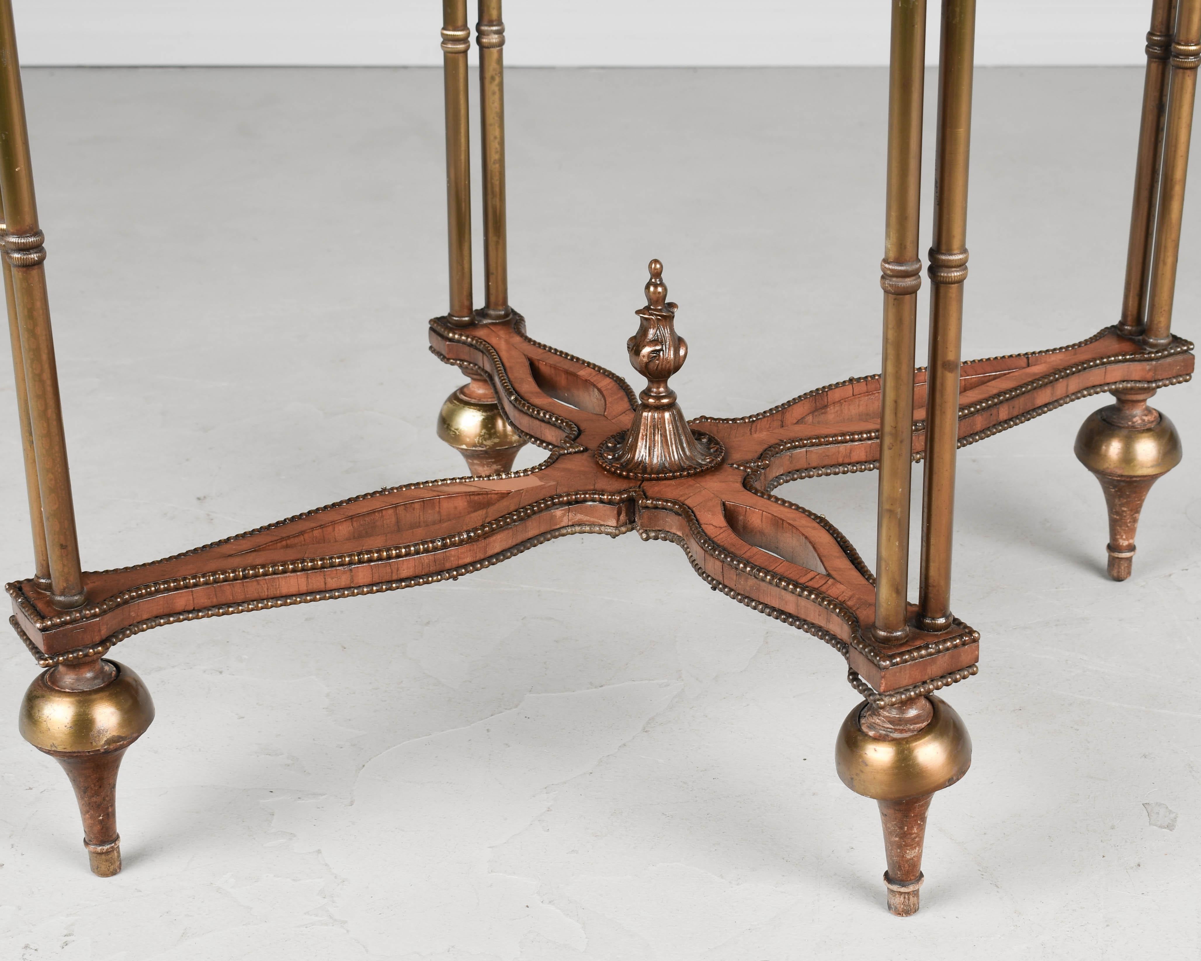 Table d'appoint ovale française de style Louis XVI en vente 4