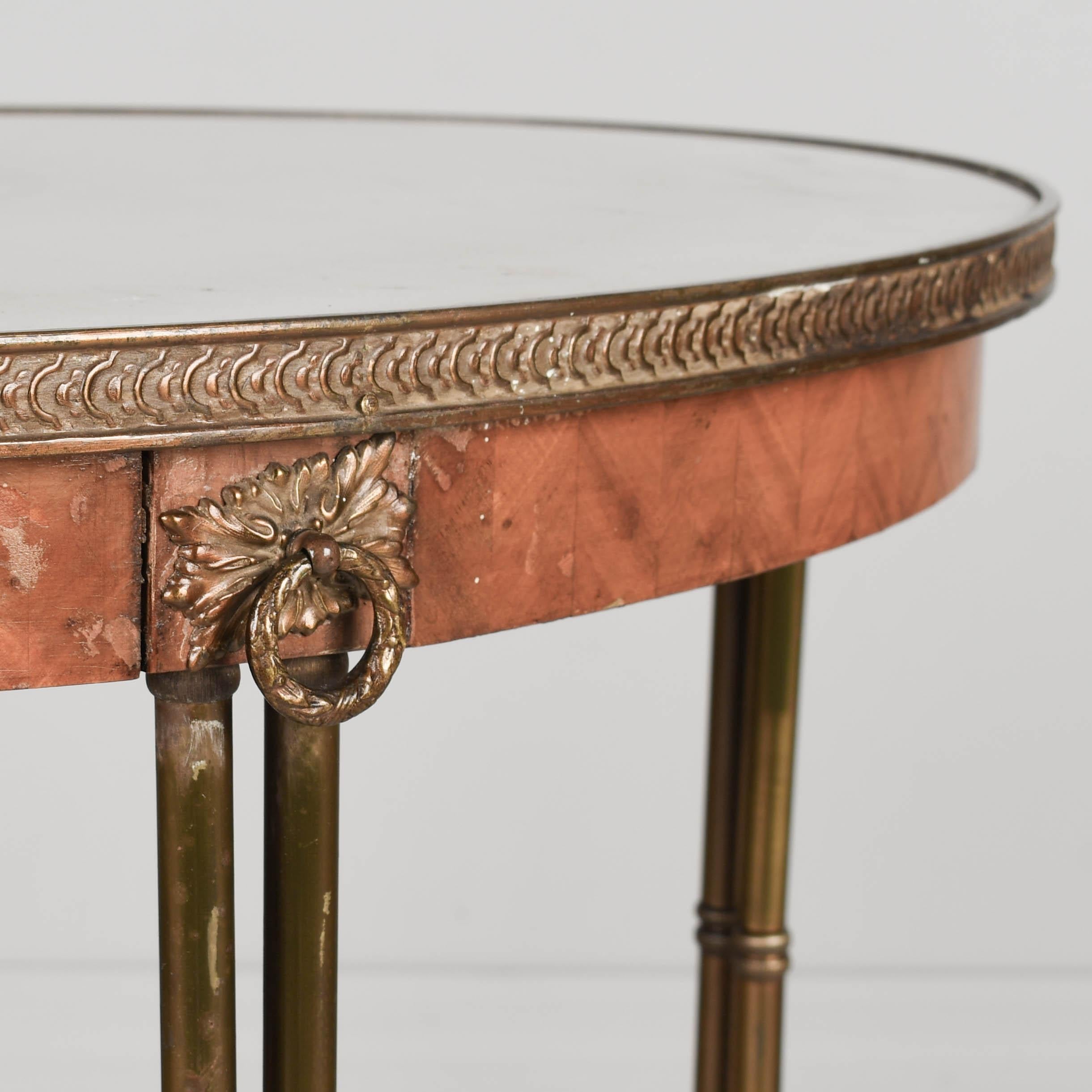 Table d'appoint ovale française de style Louis XVI en vente 6