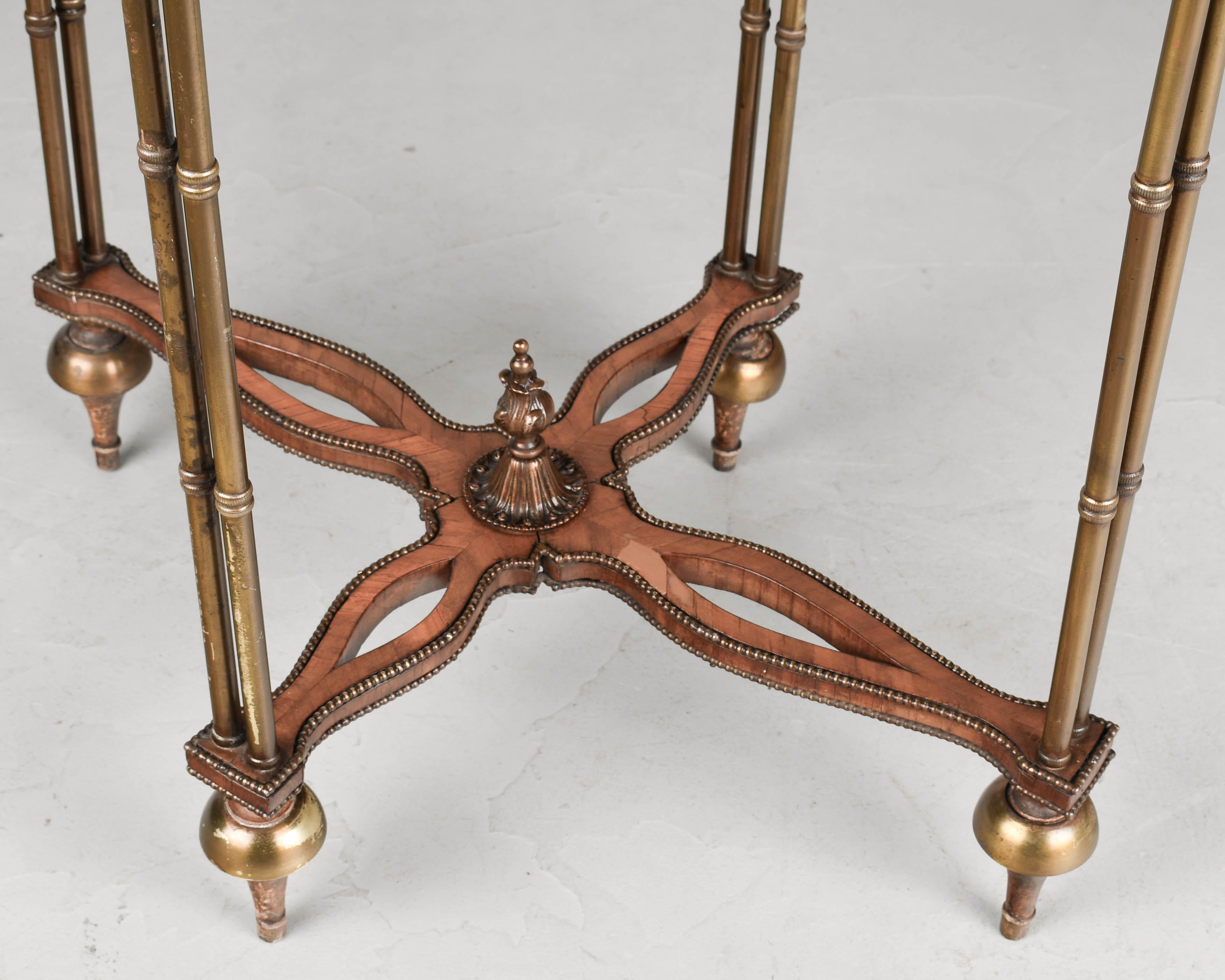 Table d'appoint ovale française de style Louis XVI en vente 2