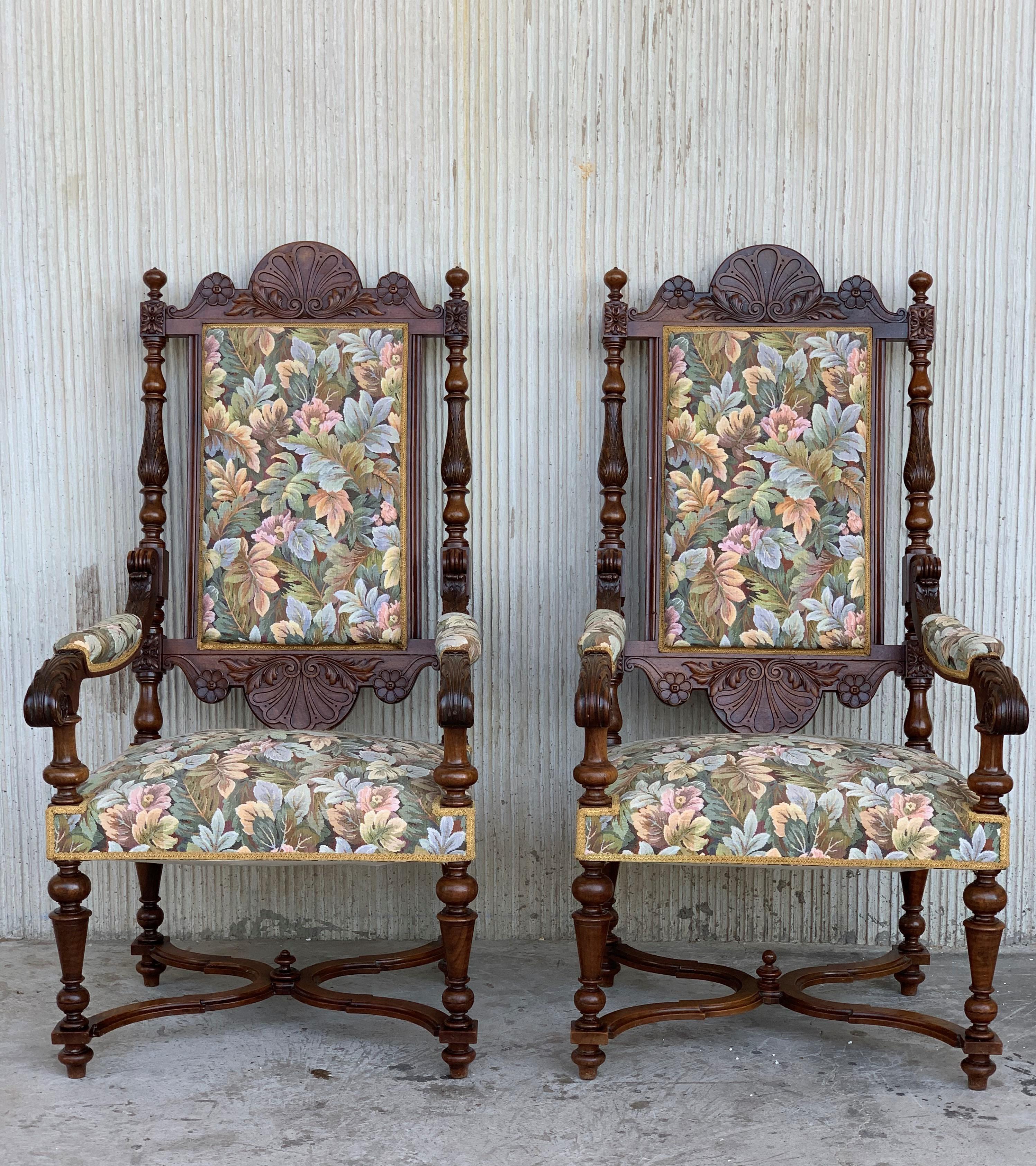 Louis XVI style pair of carved armchairs, Spain, 1900s
Good antique condition with some minor marks from used and age.
Re-upholstered from last owner with high quality fabric, 20/25 years ago.

Measure: Height to the arm: 27.16in.