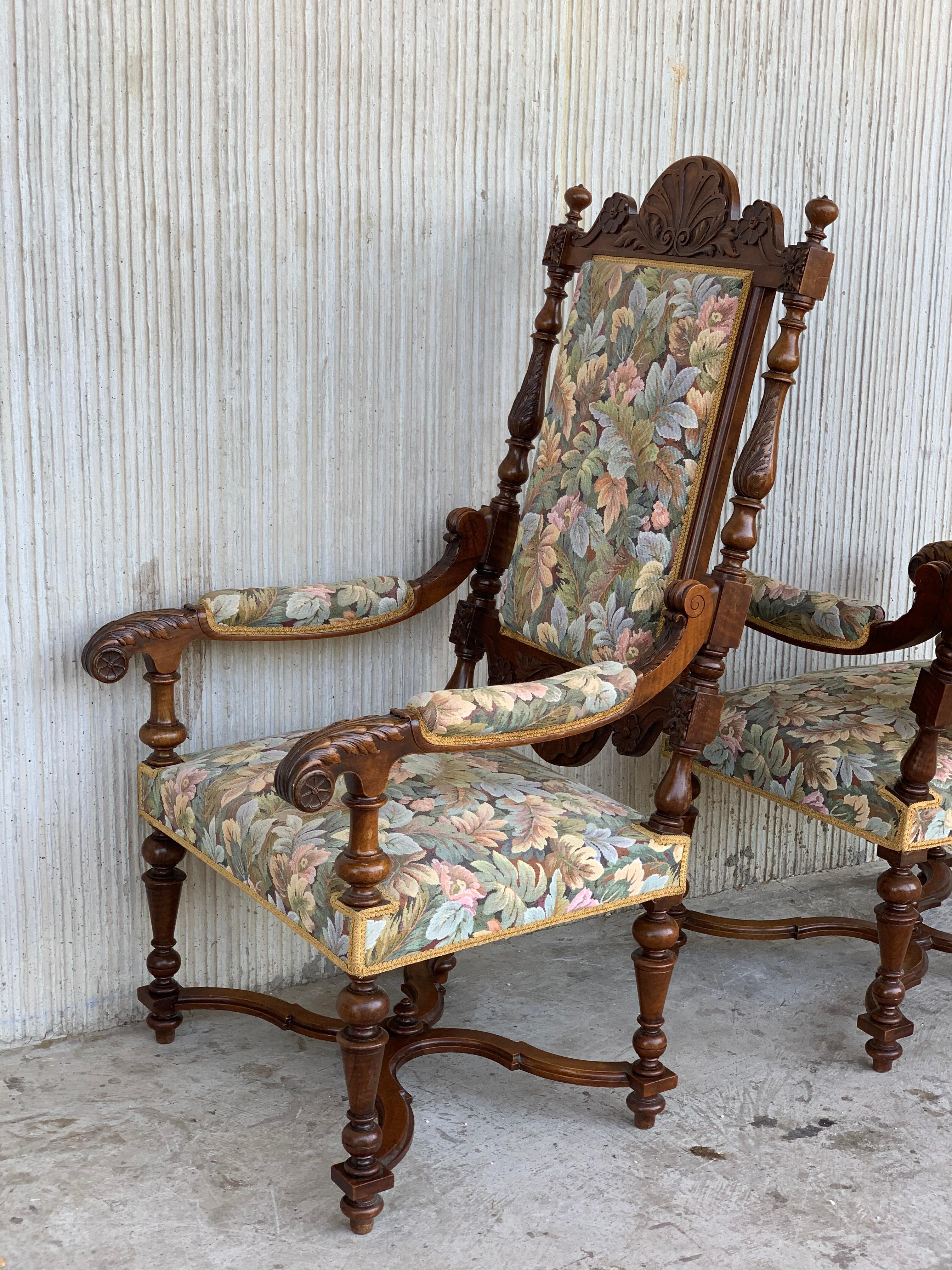 Louis XVI Style French Pair of Carved Walnut Armchairs, 1900s For Sale 1