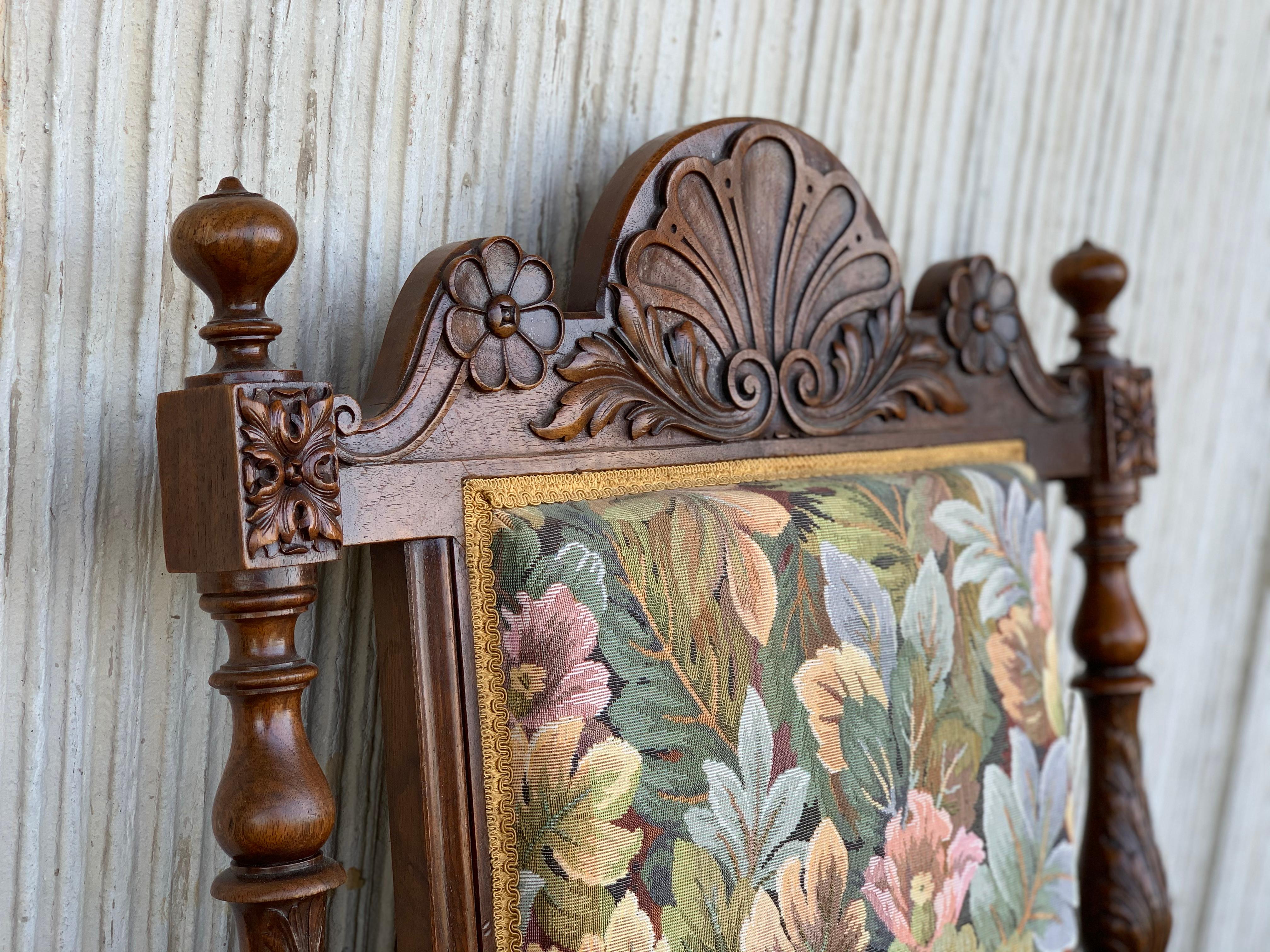 Paire de fauteuils français de style Louis XVI en noyer sculpté, années 1900 en vente 1