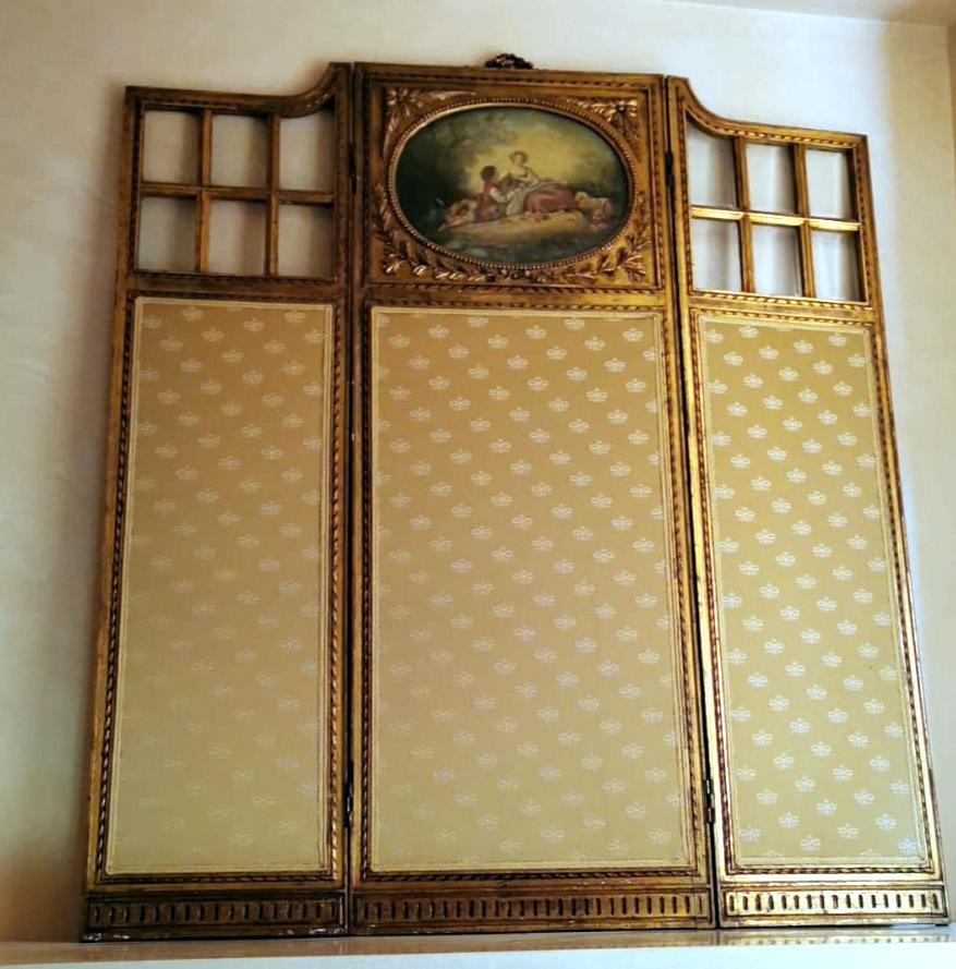 Französischer Raumteiler aus vergoldetem Holz im Louis-XVI.-Stil mit Ölgemälde und Glasmalerei (Louis XVI.) im Angebot