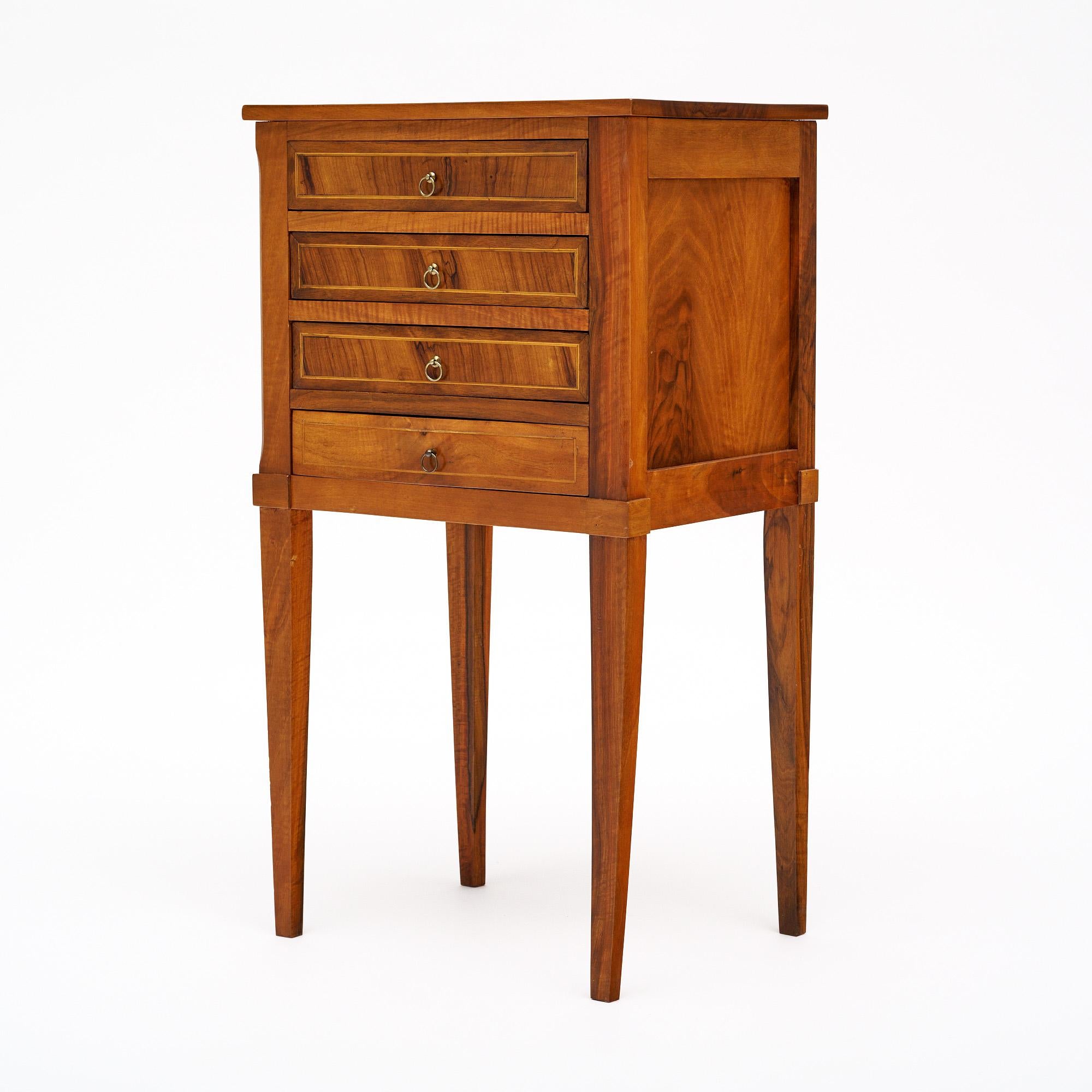 Cerise Table d'appoint française de style Louis XVI en vente