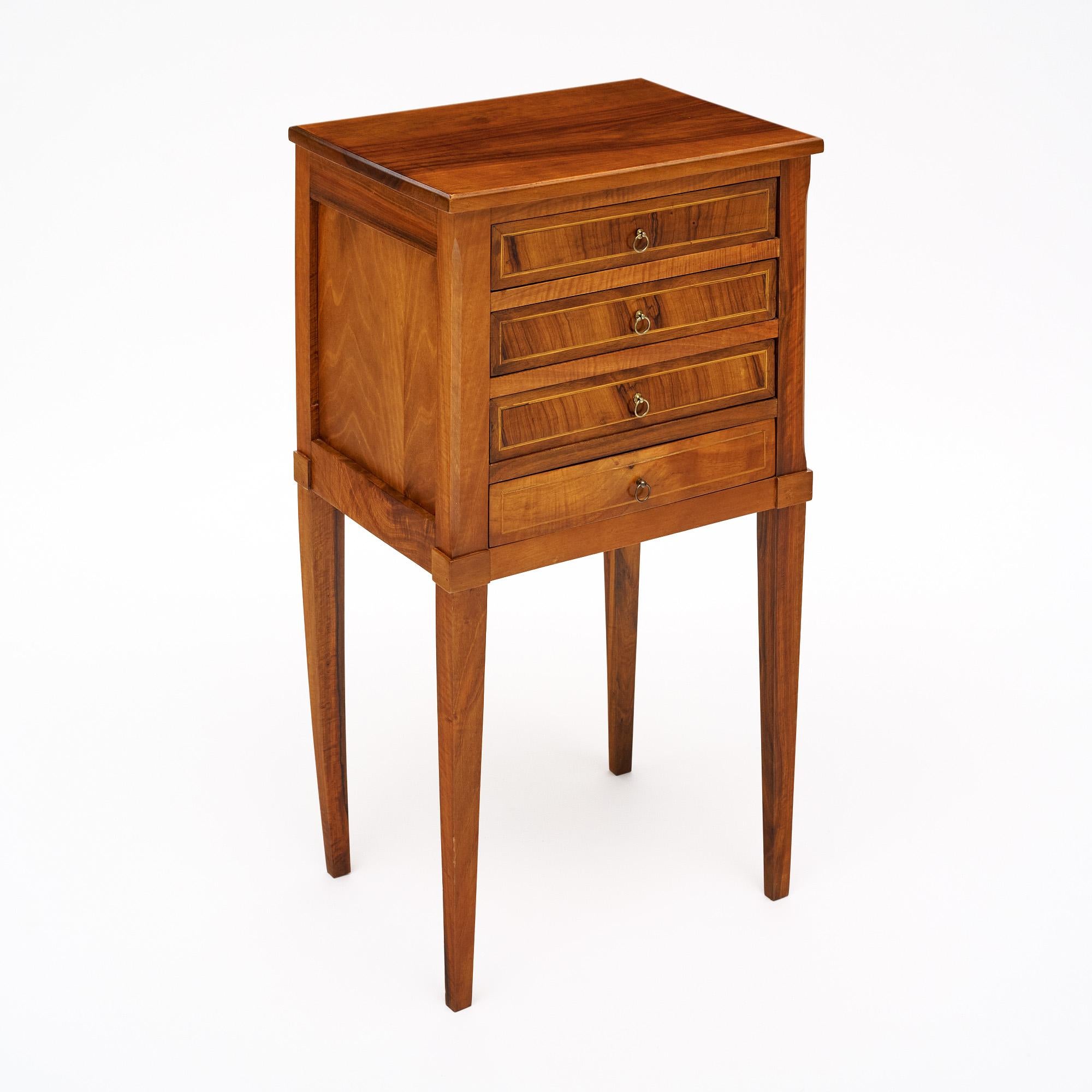 Table d'appoint française de style Louis XVI en vente 2