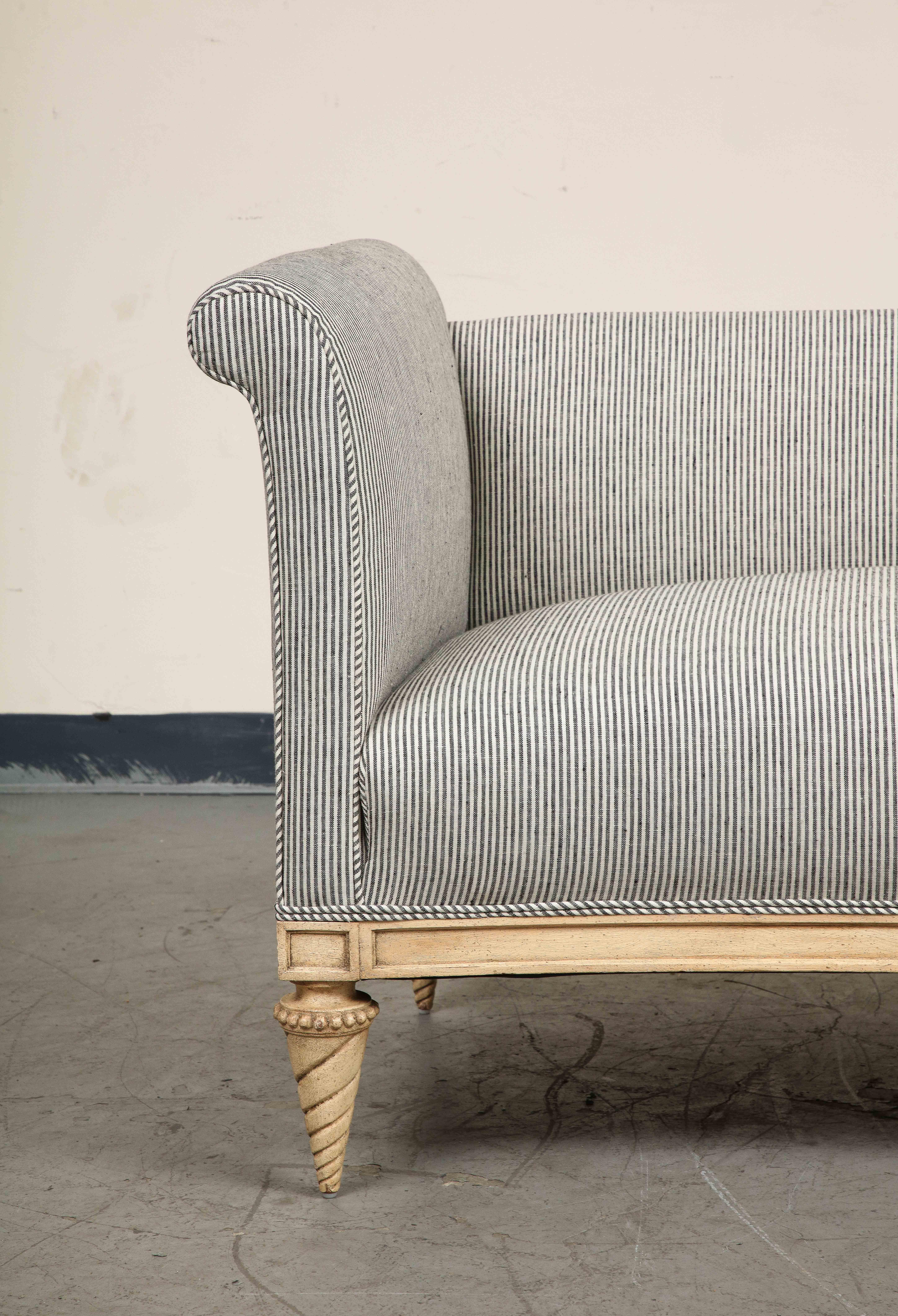 Louis XVI Style French Striped Settee, Manner of Jansen, circa 1940 In Good Condition For Sale In Chicago, IL