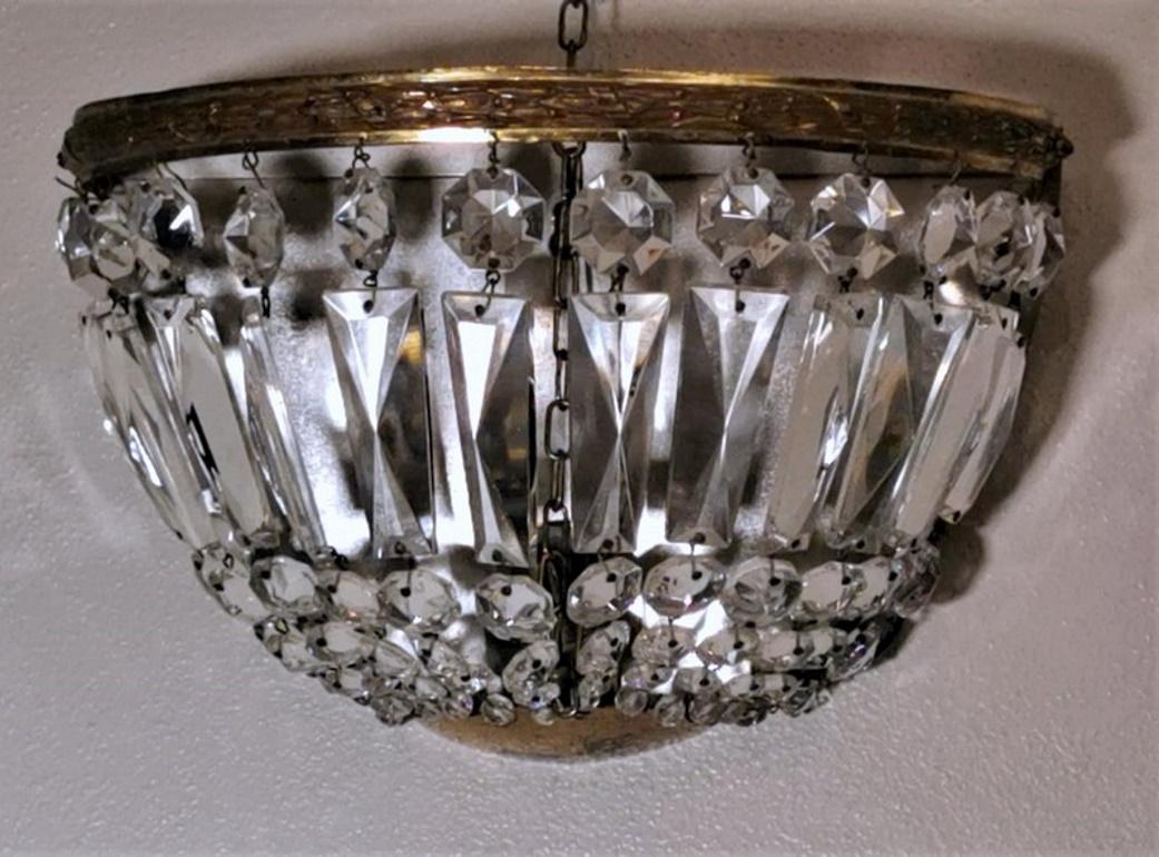 20th Century Louis XVI Style French Wall Sconce in Gilt Brass and Crystal For Sale