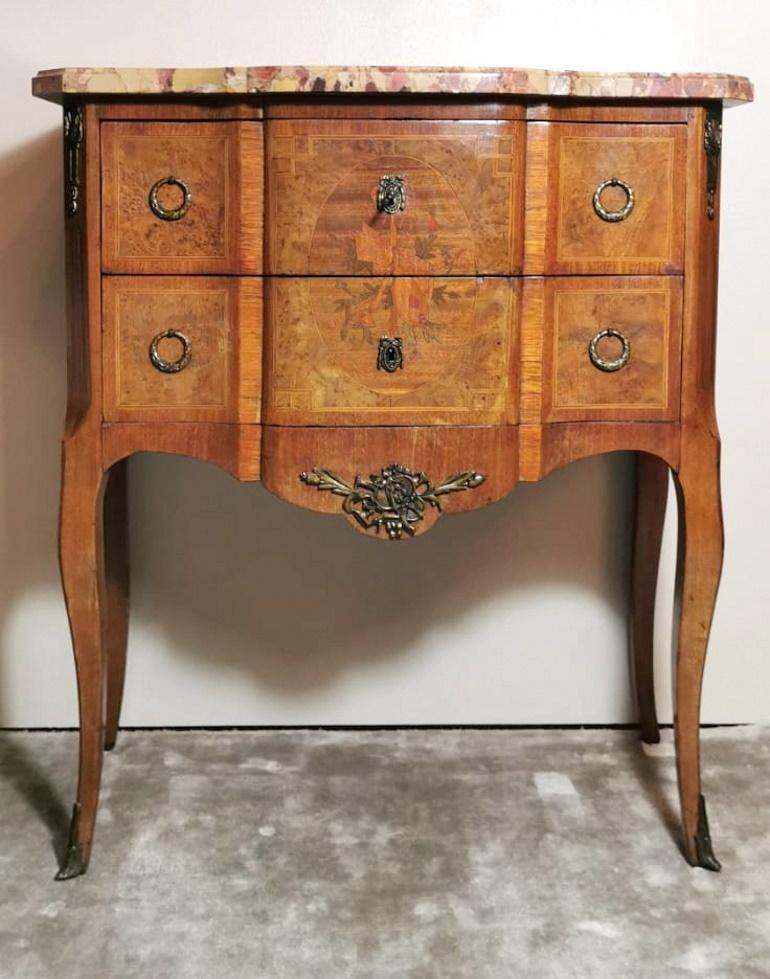 Polished Louis XVI Style French Walnut Briarwood Chest of Drawers with Marble Top For Sale