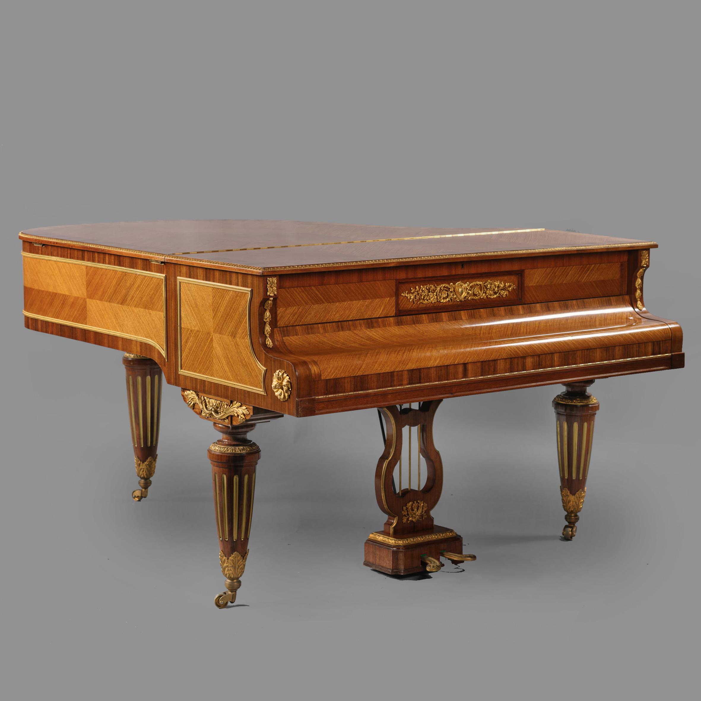 Français Grand piano à queue GBaby de style Louis XVI par Gaveau Paris en vente