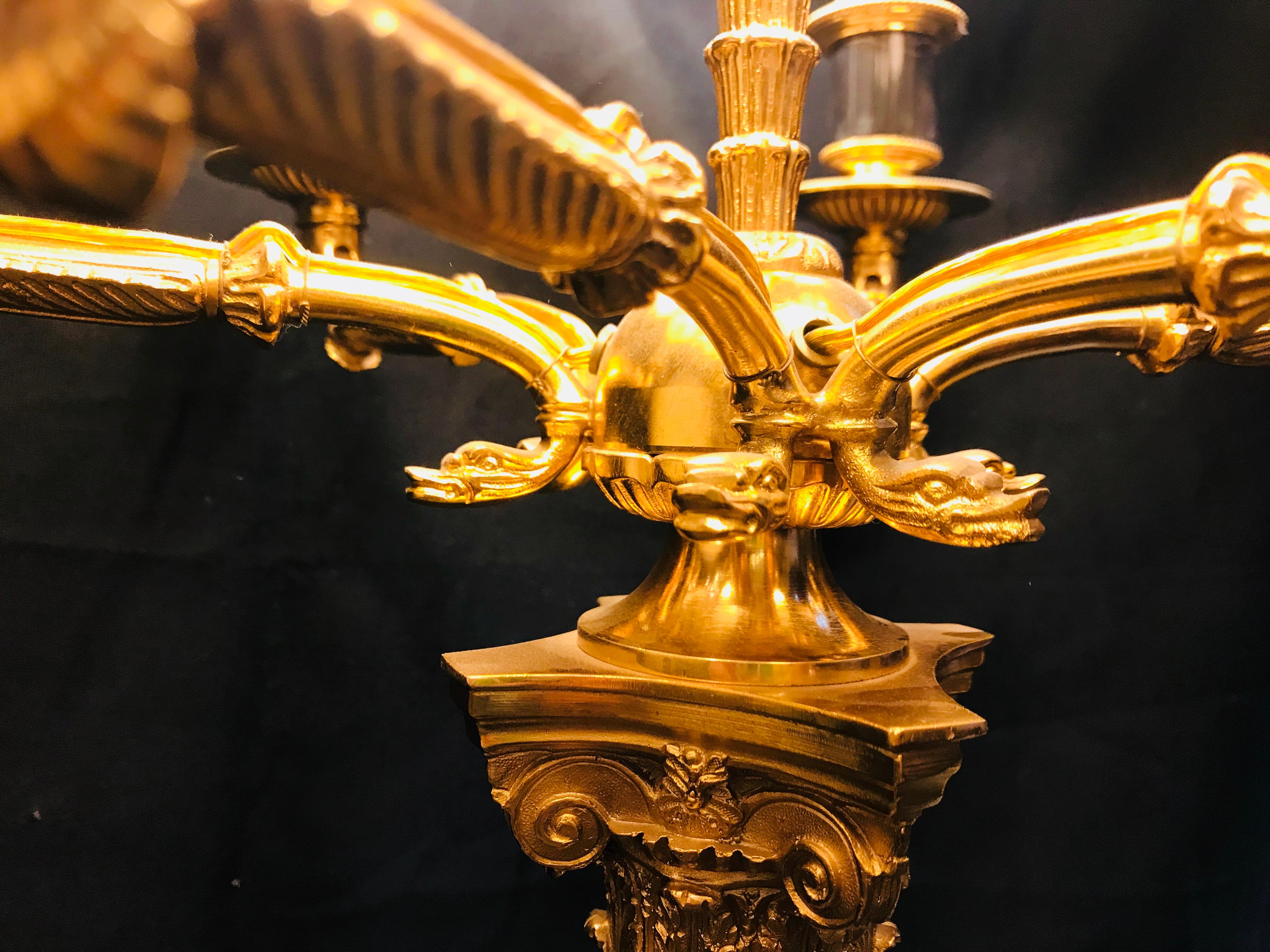 Kandelaber aus vergoldeter Bronze und Marmor im Louis-XVI-Stil von Gherardo Degli Albizzi (Louis XVI.) im Angebot