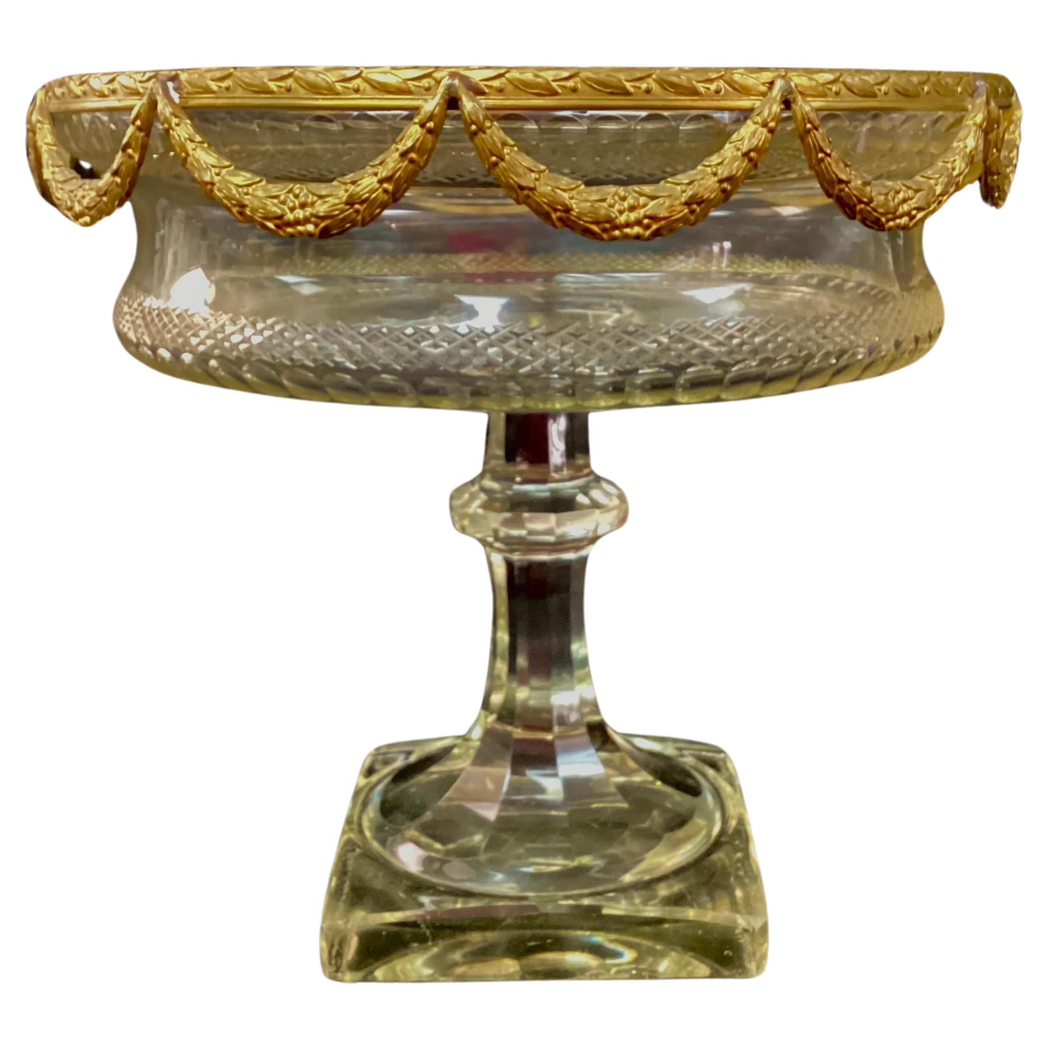 Louis XVI Stil Vergoldete Bronze und geschliffenes Kristall Ormolu Pedestal Schale