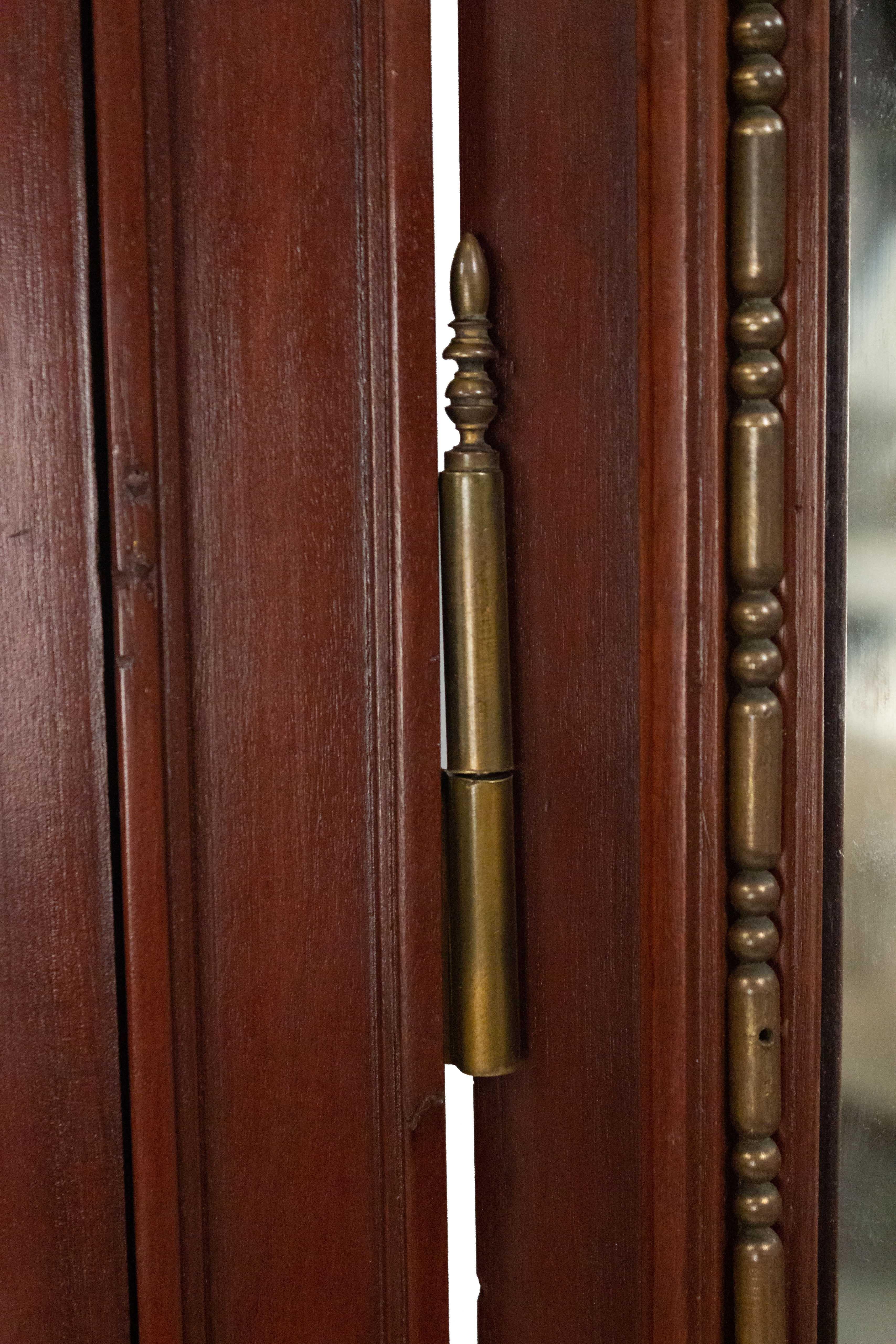 Cheval-Spiegel im Louis-XVI-Stil aus vergoldeter Bronze und Mahagoni im Angebot 1