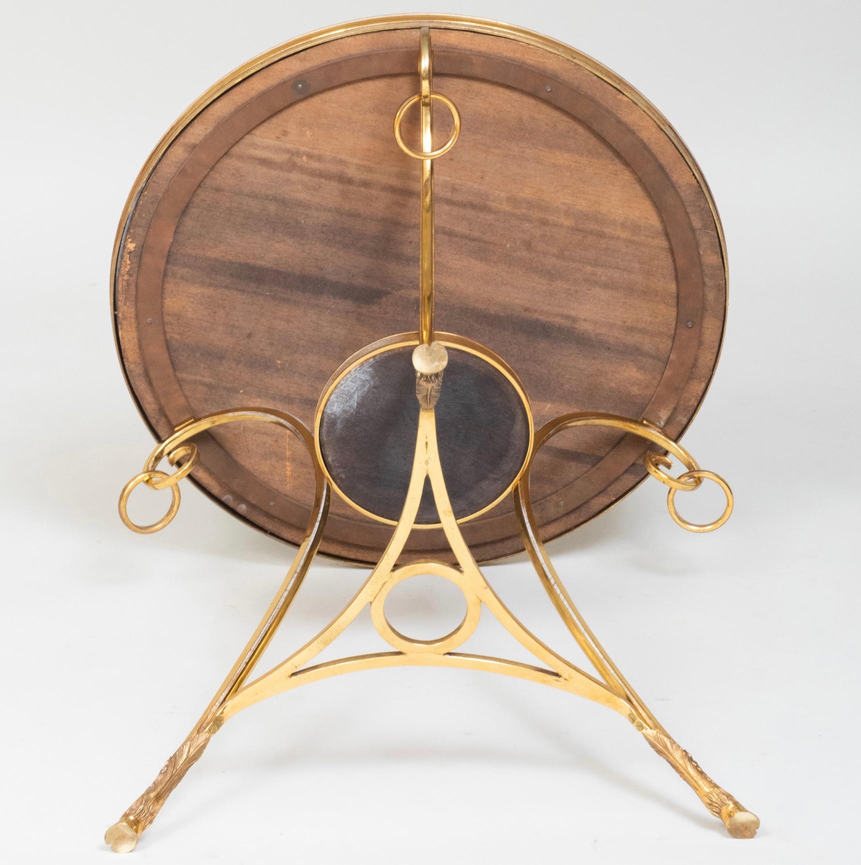 Table d'appoint de style Louis XVI en bronze doré et marbre en vente 1