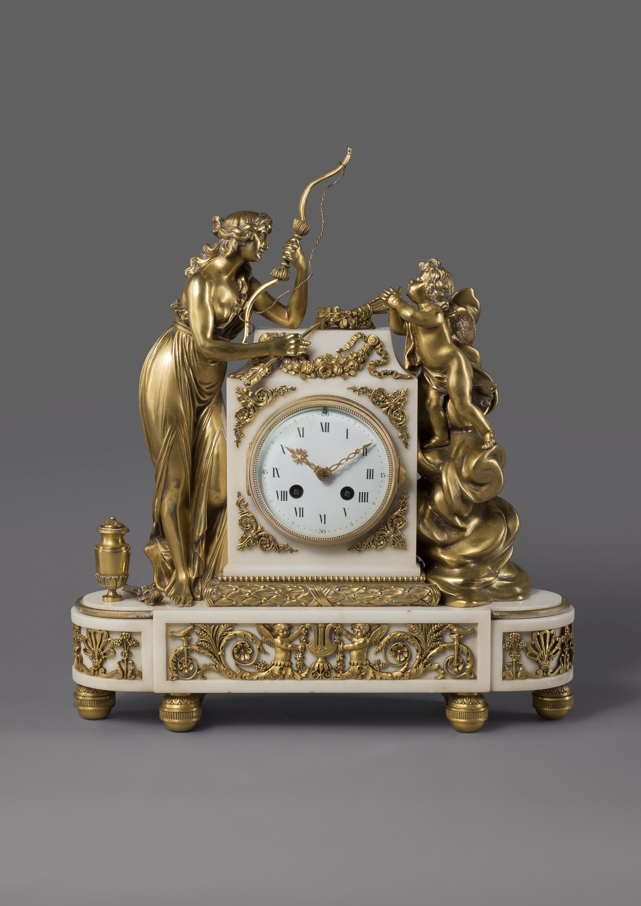 Eine schöne Uhr im Stil Louis XVI aus vergoldeter Bronze und weißem Marmor, die Diana und Amor darstellt, von François Linke. 

Frankreich, um 1890. 

Signiert auf der Bronze 'Linke'. 

Dieses seltene Exemplar einer Uhr von François Linke hat
