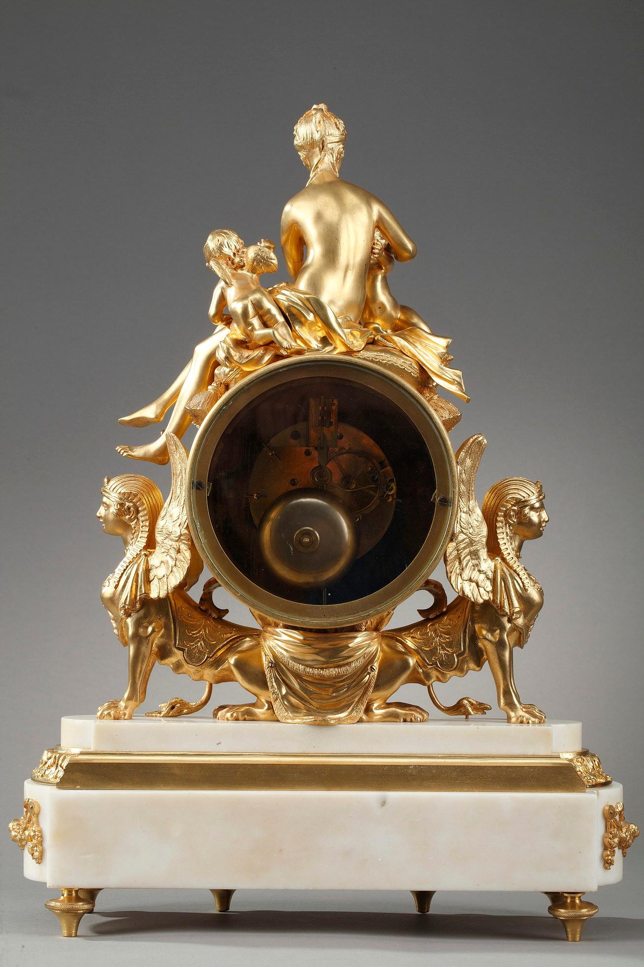 Louis XVI-Stil Uhr aus vergoldeter Bronze und weißem Marmor im Angebot 11