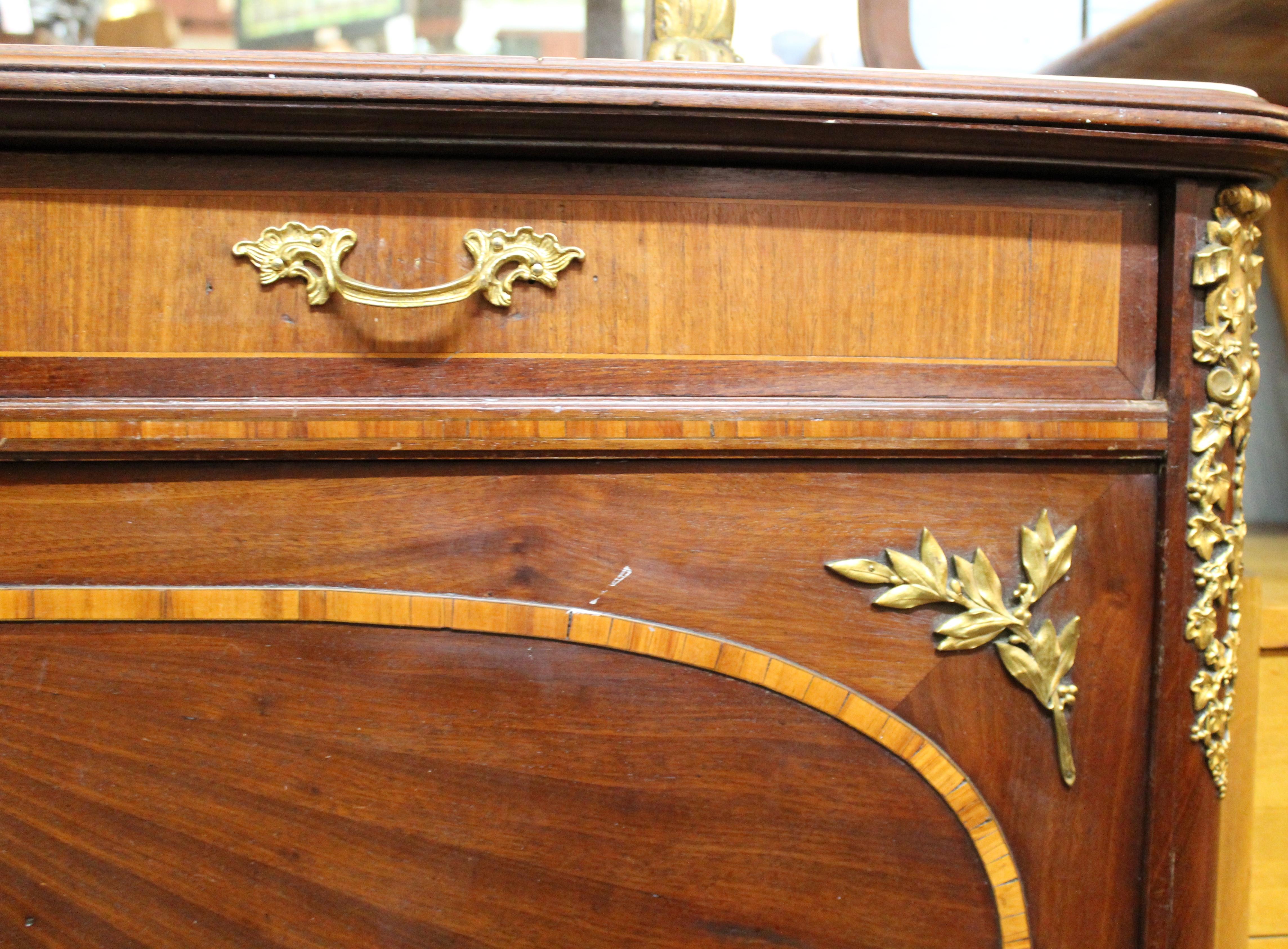Buffet antico in stile Luigi XVI in bronzo dorato in vendita 6