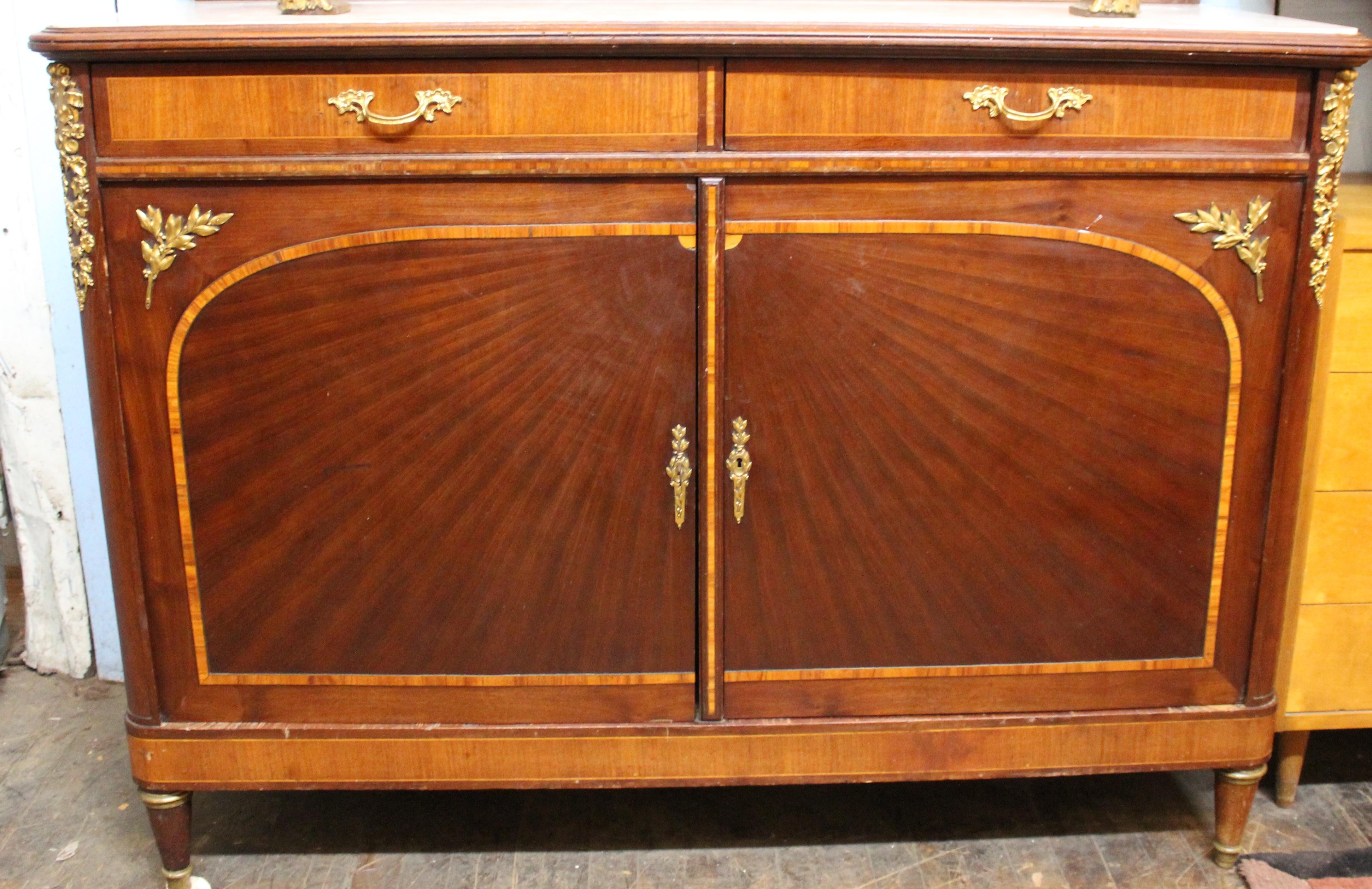 Intarsio Buffet antico in stile Luigi XVI in bronzo dorato in vendita