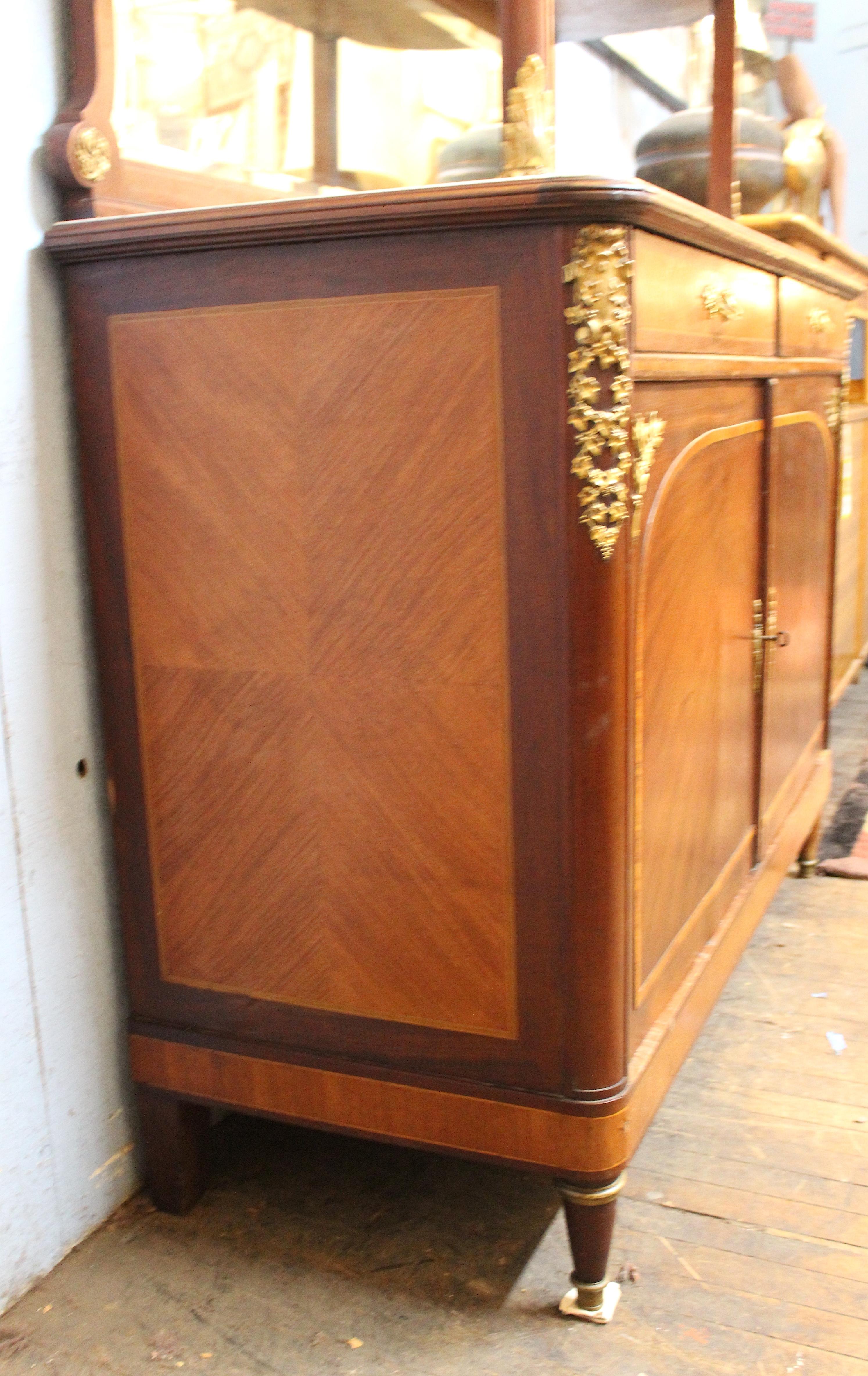Ottone Buffet antico in stile Luigi XVI in bronzo dorato in vendita
