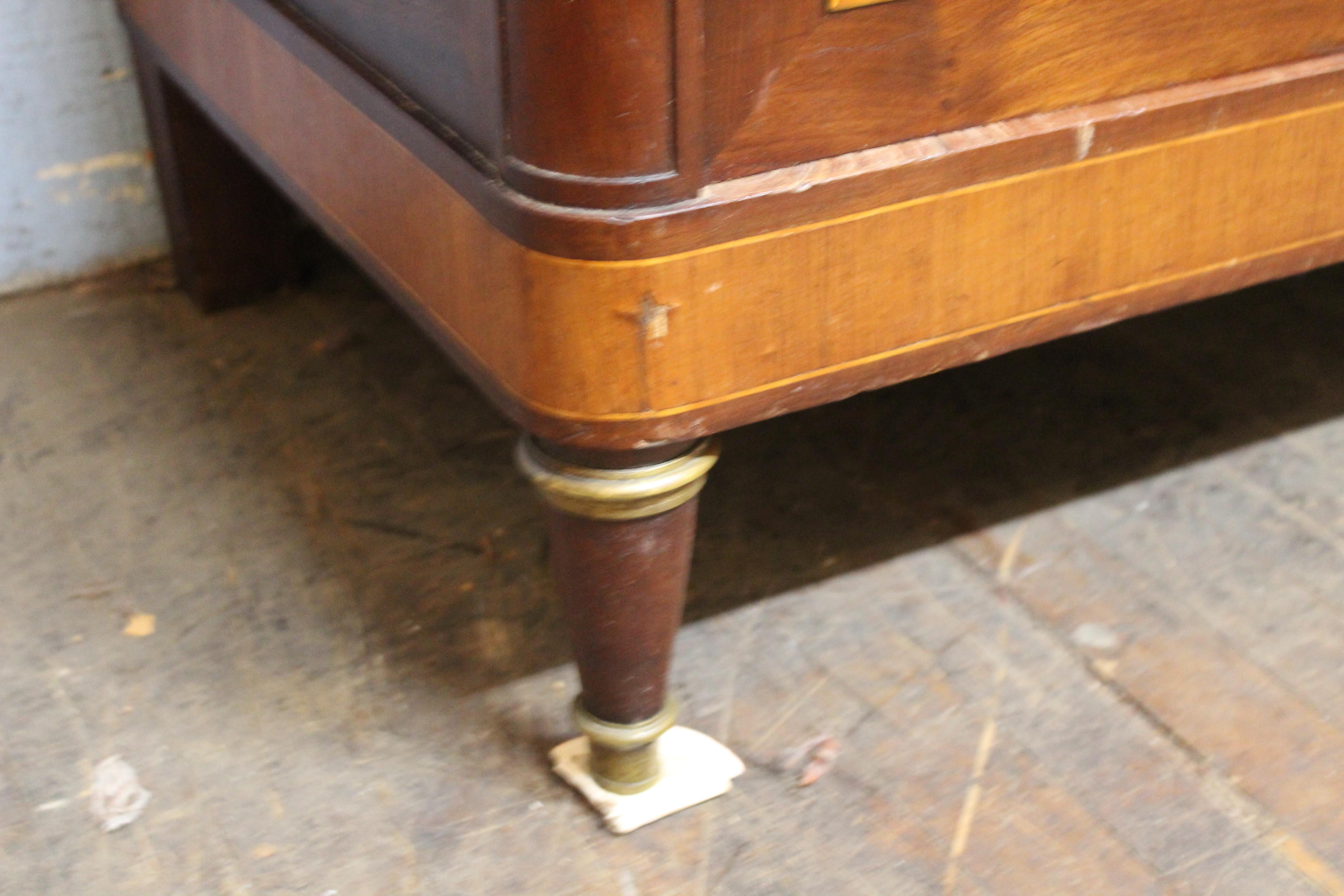 Buffet antico in stile Luigi XVI in bronzo dorato in vendita 1