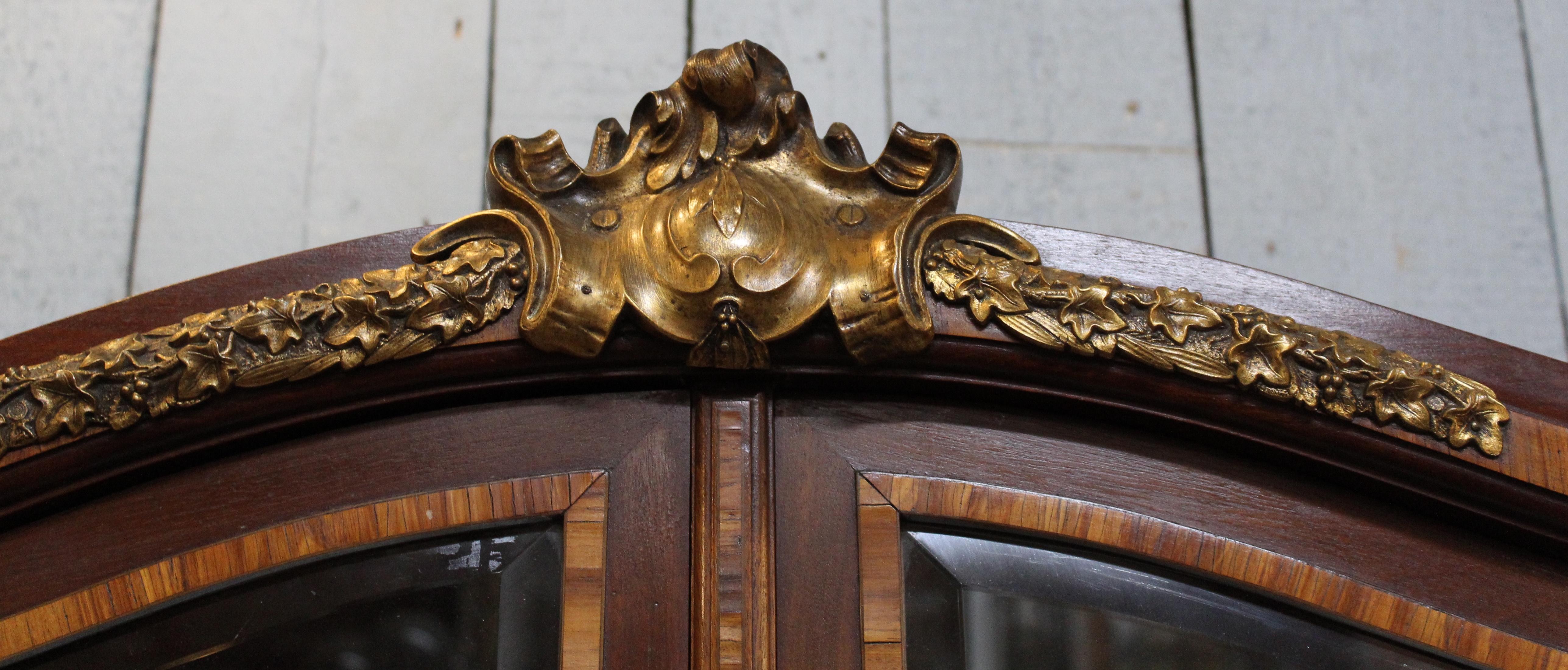 Buffet antico in stile Luigi XVI in bronzo dorato in vendita 2