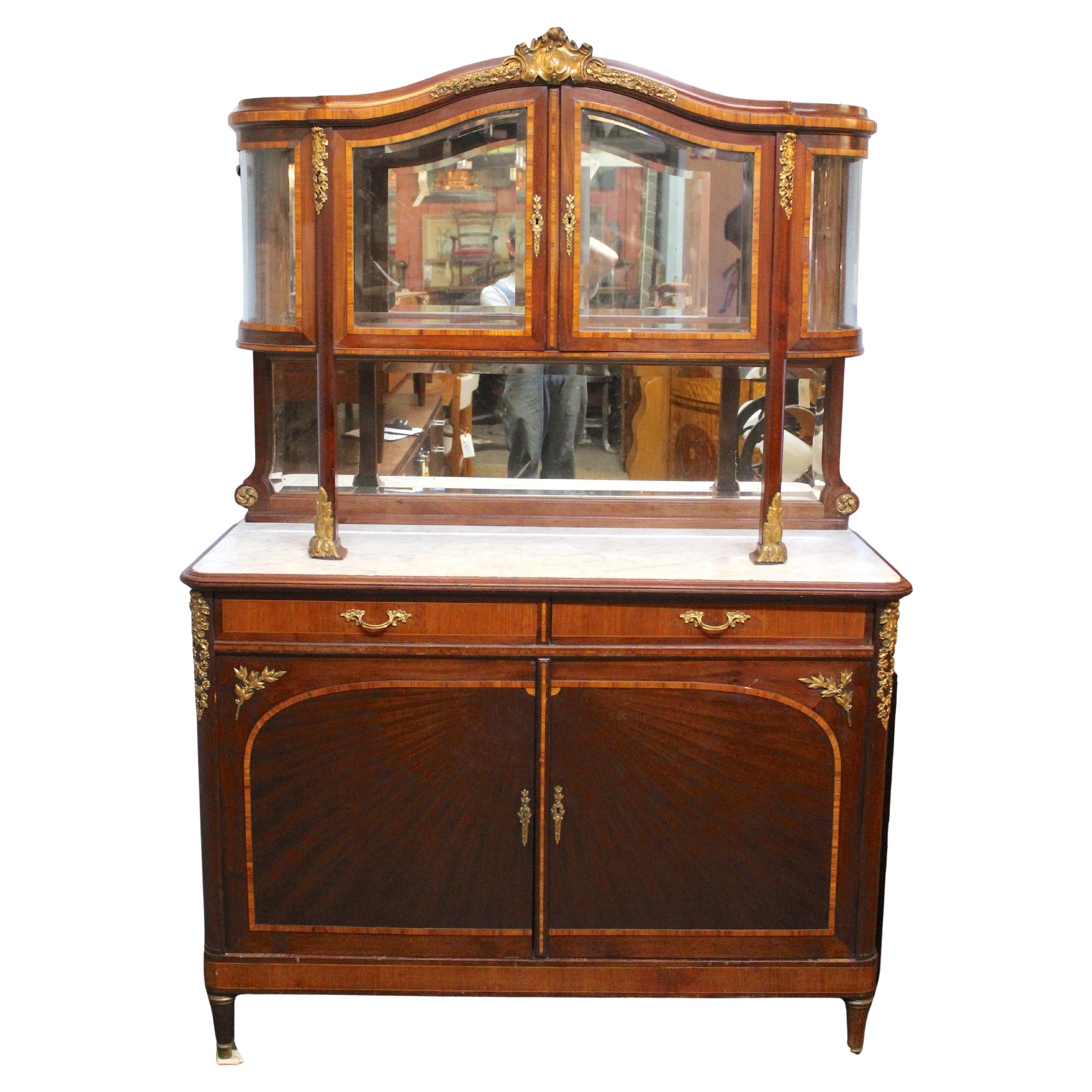 Buffet ancien de style Louis XVI en bronze doré