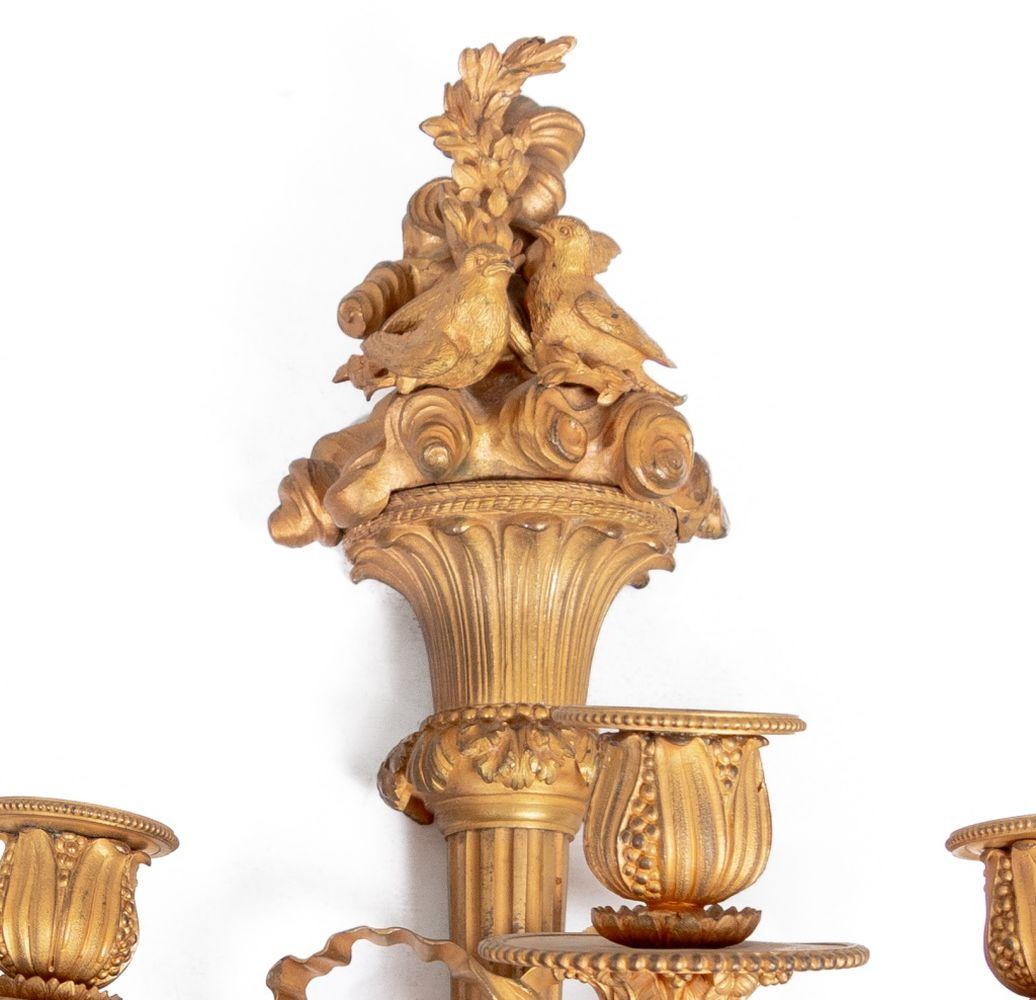 Vergoldete Bronzeapplikationen im Louis-XVI-Stil, Paar (Louis XVI.) im Angebot