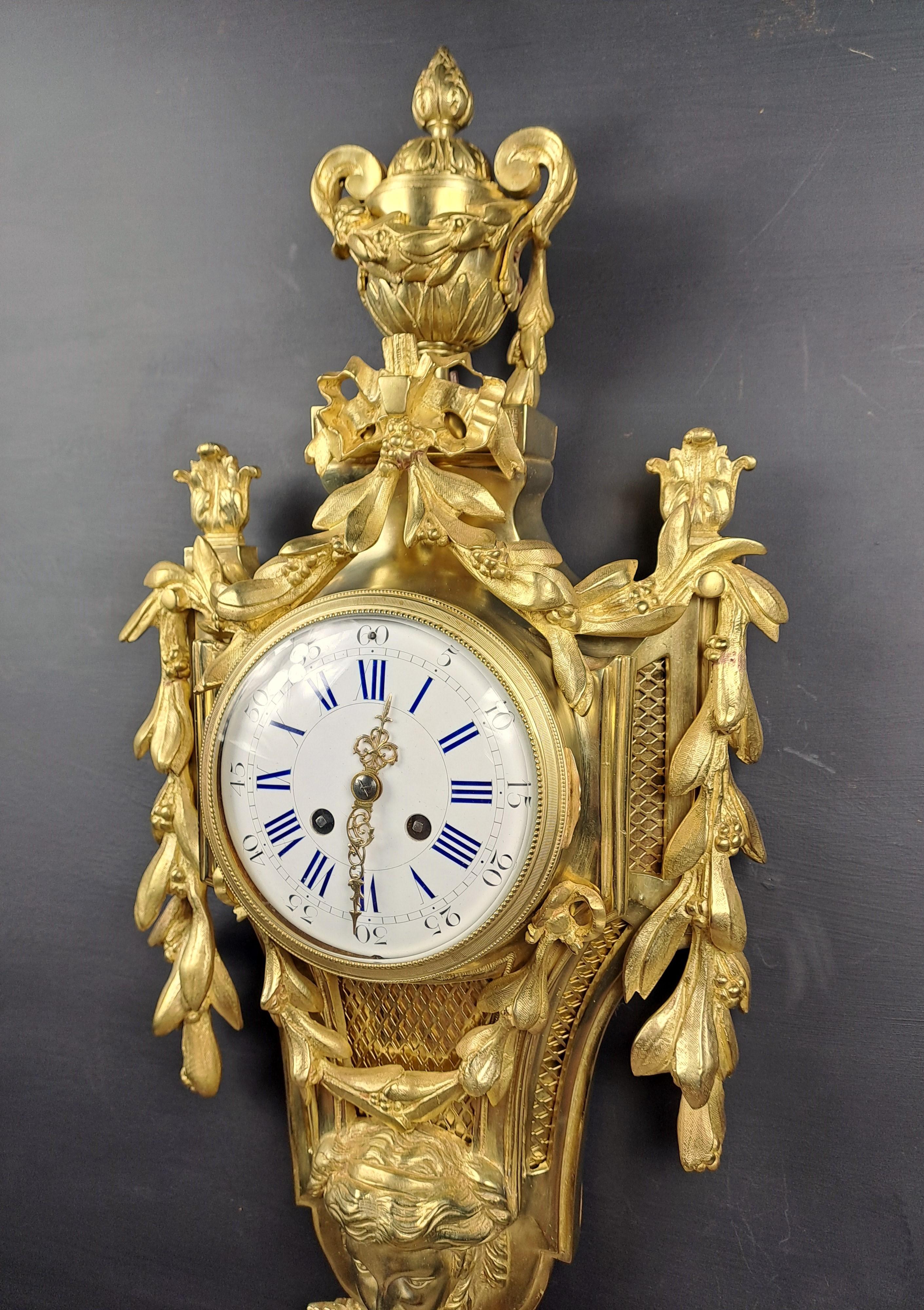 Louis XVI Stil vergoldete Bronze Cartel (Vergoldet) im Angebot