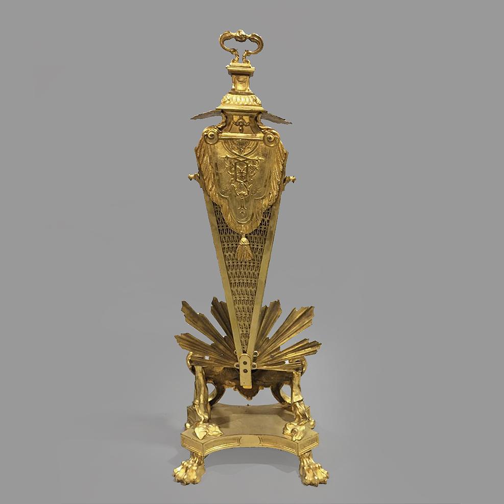 Pantalla de chimenea en forma de abanico de bronce dorado estilo Luis XVI Dorado en venta