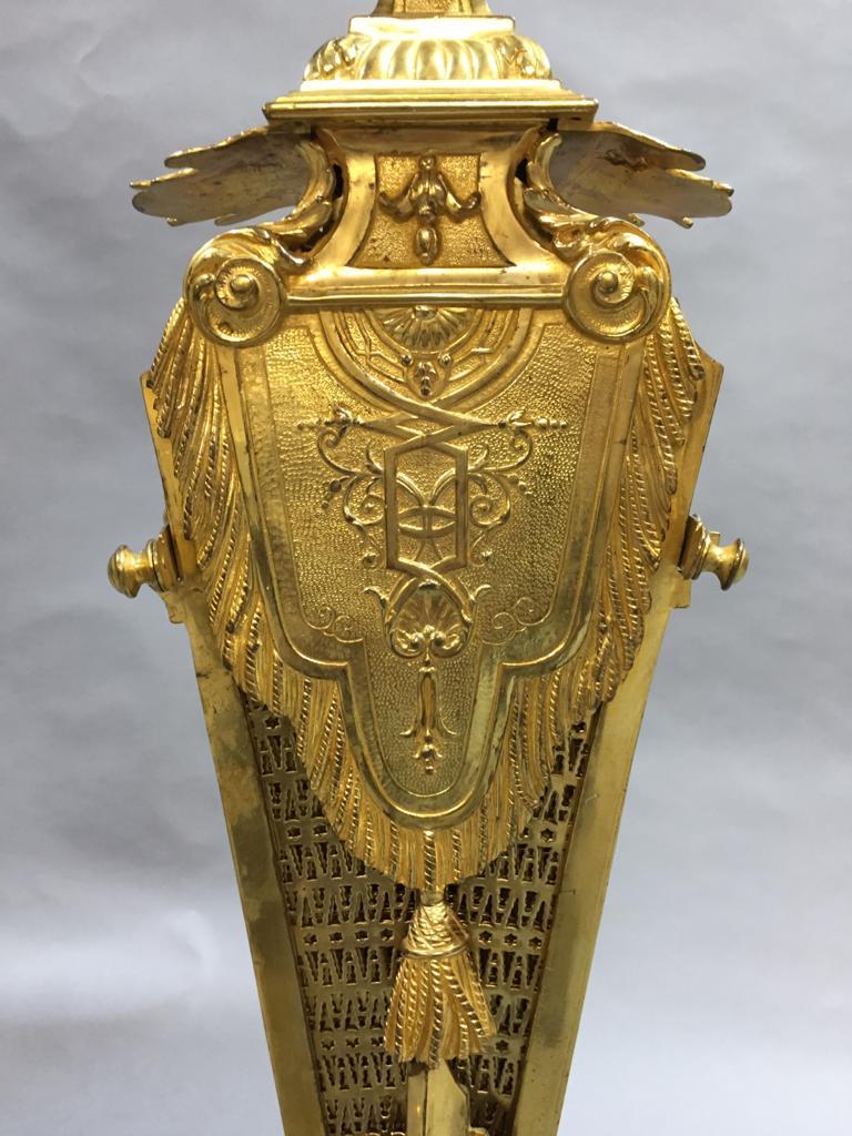Louis XVI Stil Vergoldet-Bronze Fächerförmiger Kaminschirm im Zustand „Gut“ im Angebot in Brighton, West Sussex