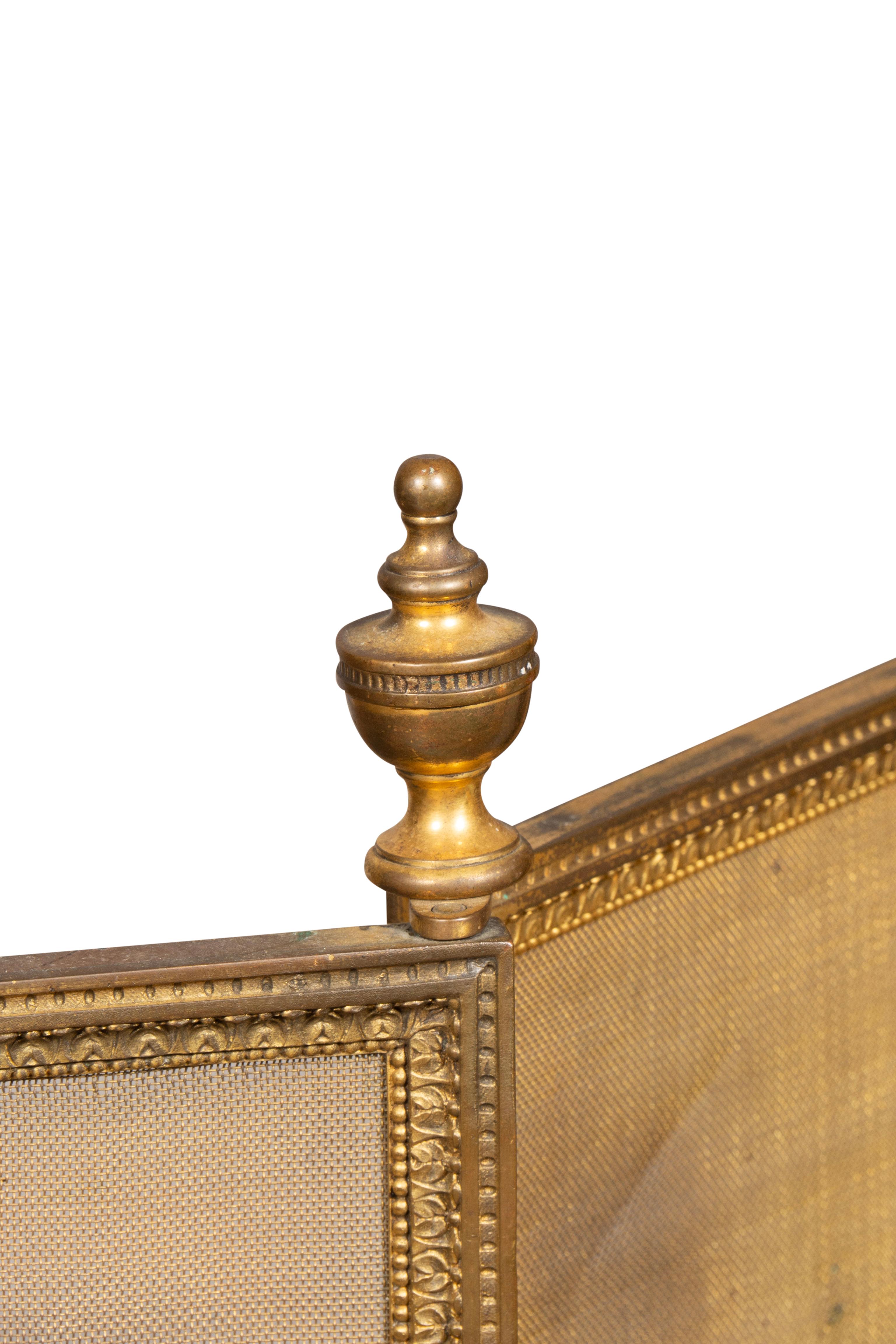 Louis XVI Stil Vergoldete Bronze Kaminschirm (Spätes 19. Jahrhundert) im Angebot