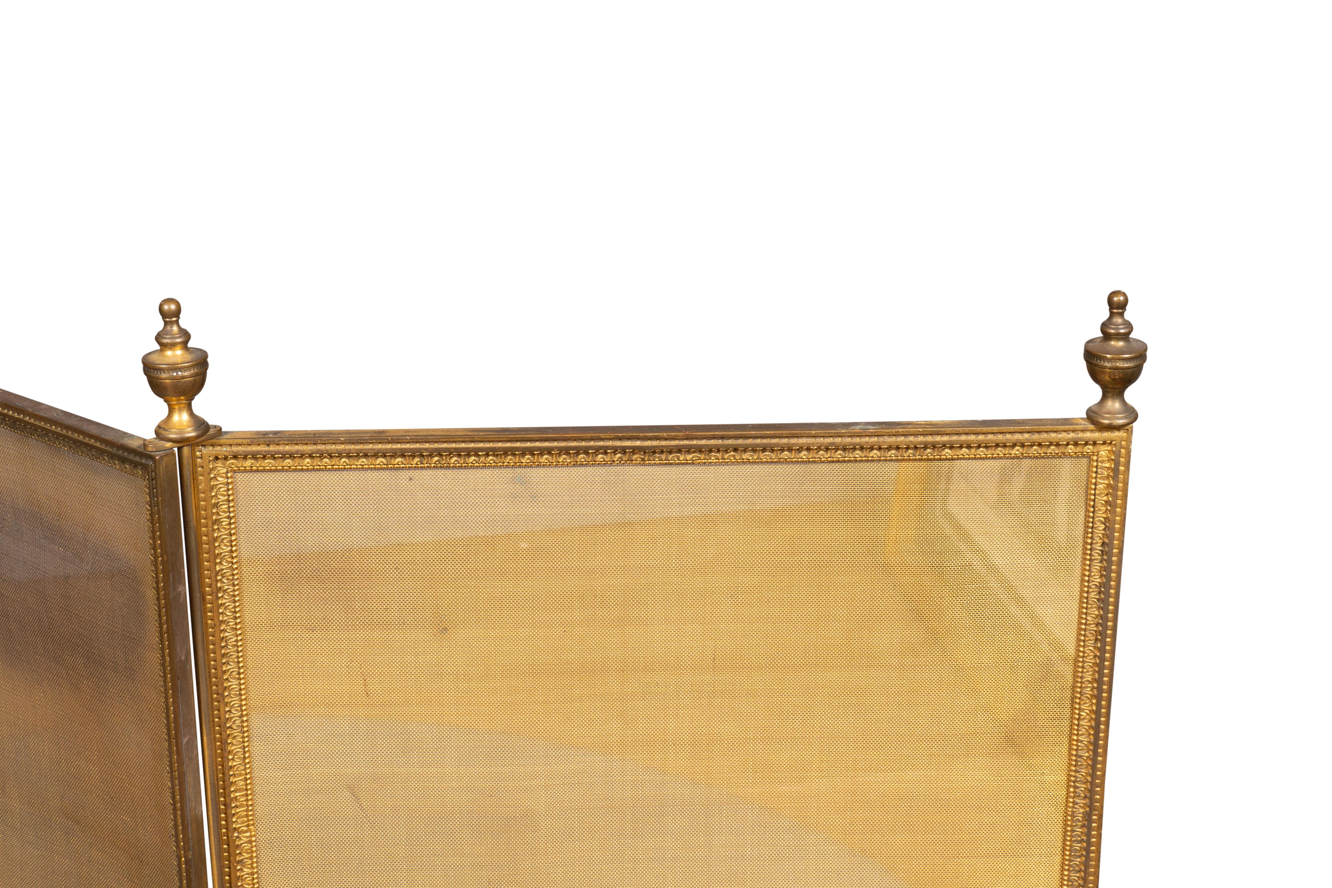 Louis XVI Stil Vergoldete Bronze Kaminschirm im Angebot 1