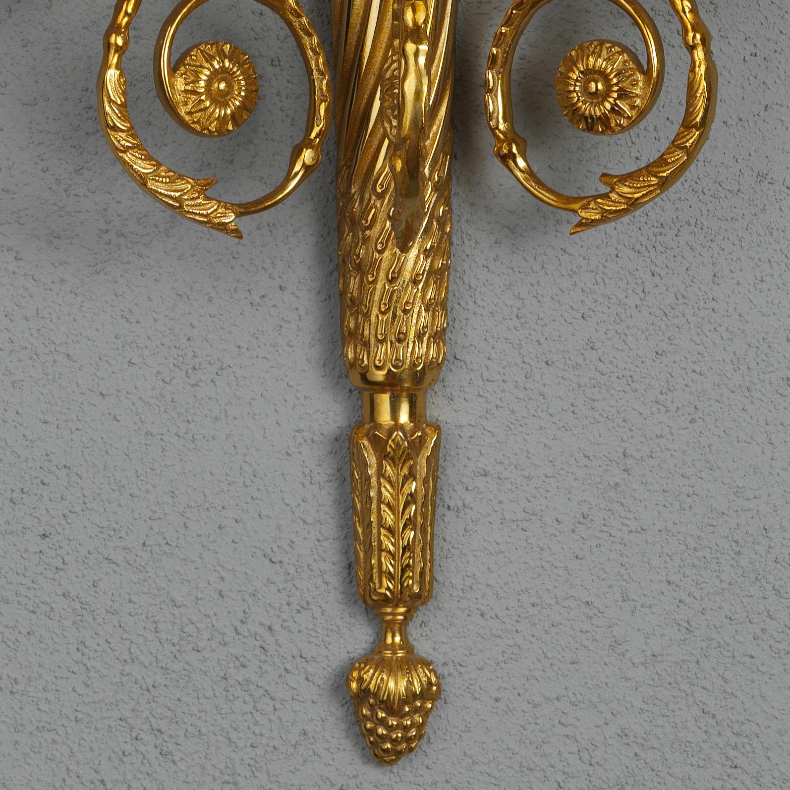 Fünf-Licht-Wandleuchter aus vergoldeter Bronze im Louis-XVI-Stil von Gherardo Degli Albizzi (Italienisch) im Angebot