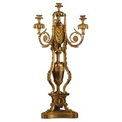 Kandelaber aus vergoldeter Bronze im Louis-XVI.-Stil mit vier Leuchten