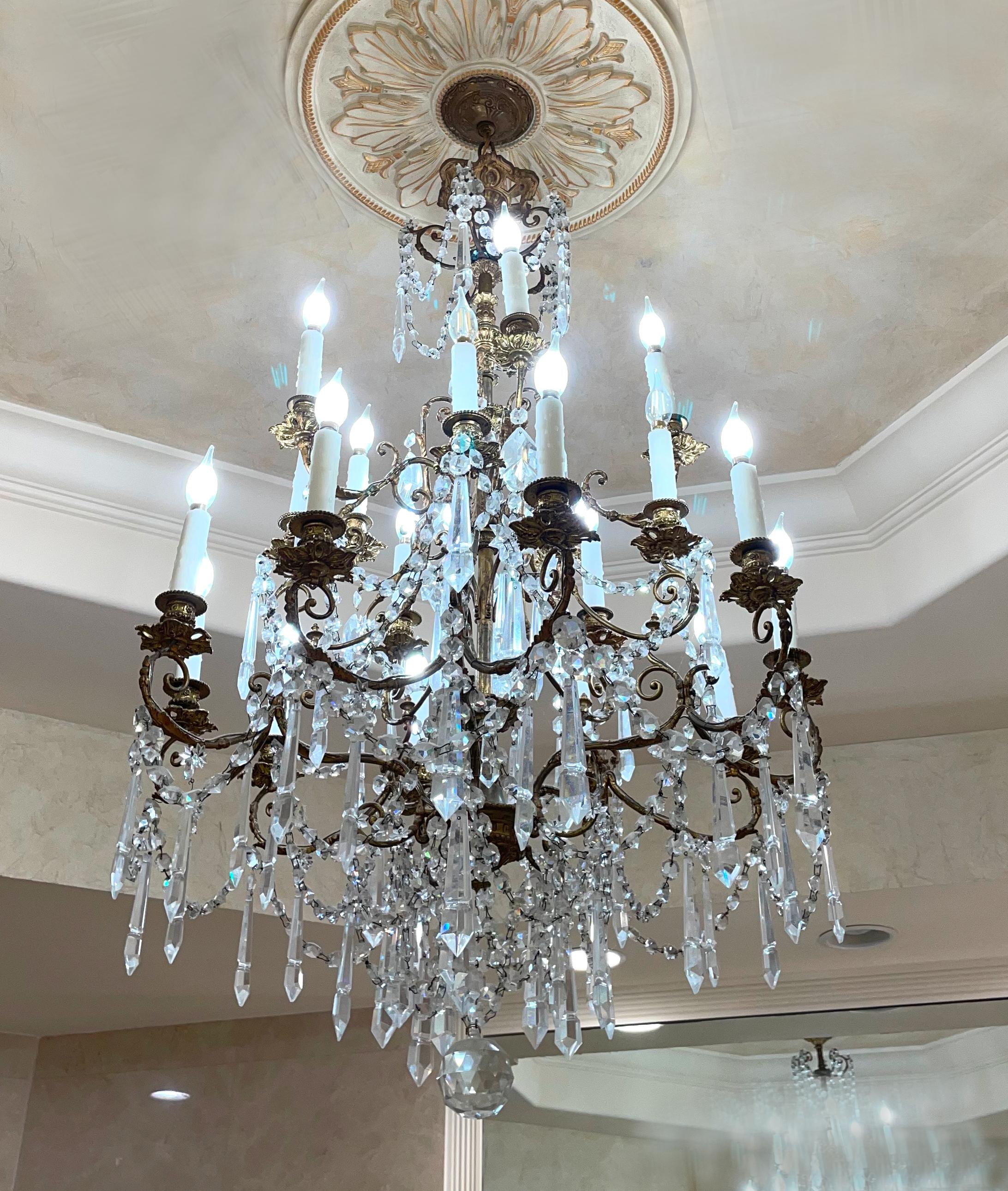 Louis XVI Style Gilt-Bronze & Glass Twenty-Light Chandelier In Good Condition For Sale In West Palm Beach, FL
