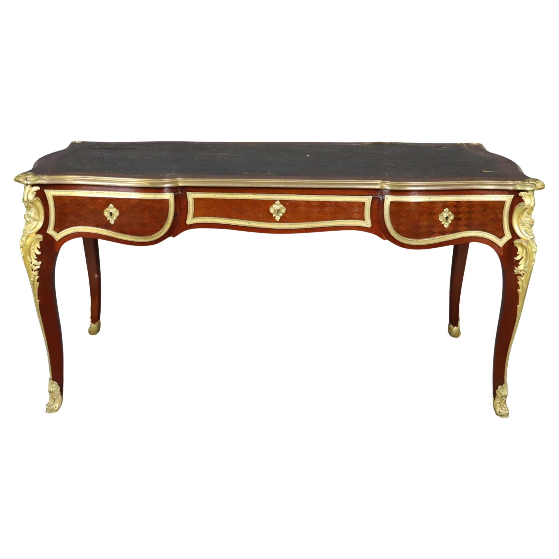 Louis XVI Stil vergoldete Bronze montiert Marqueterie Lederplatte Schreibtisch