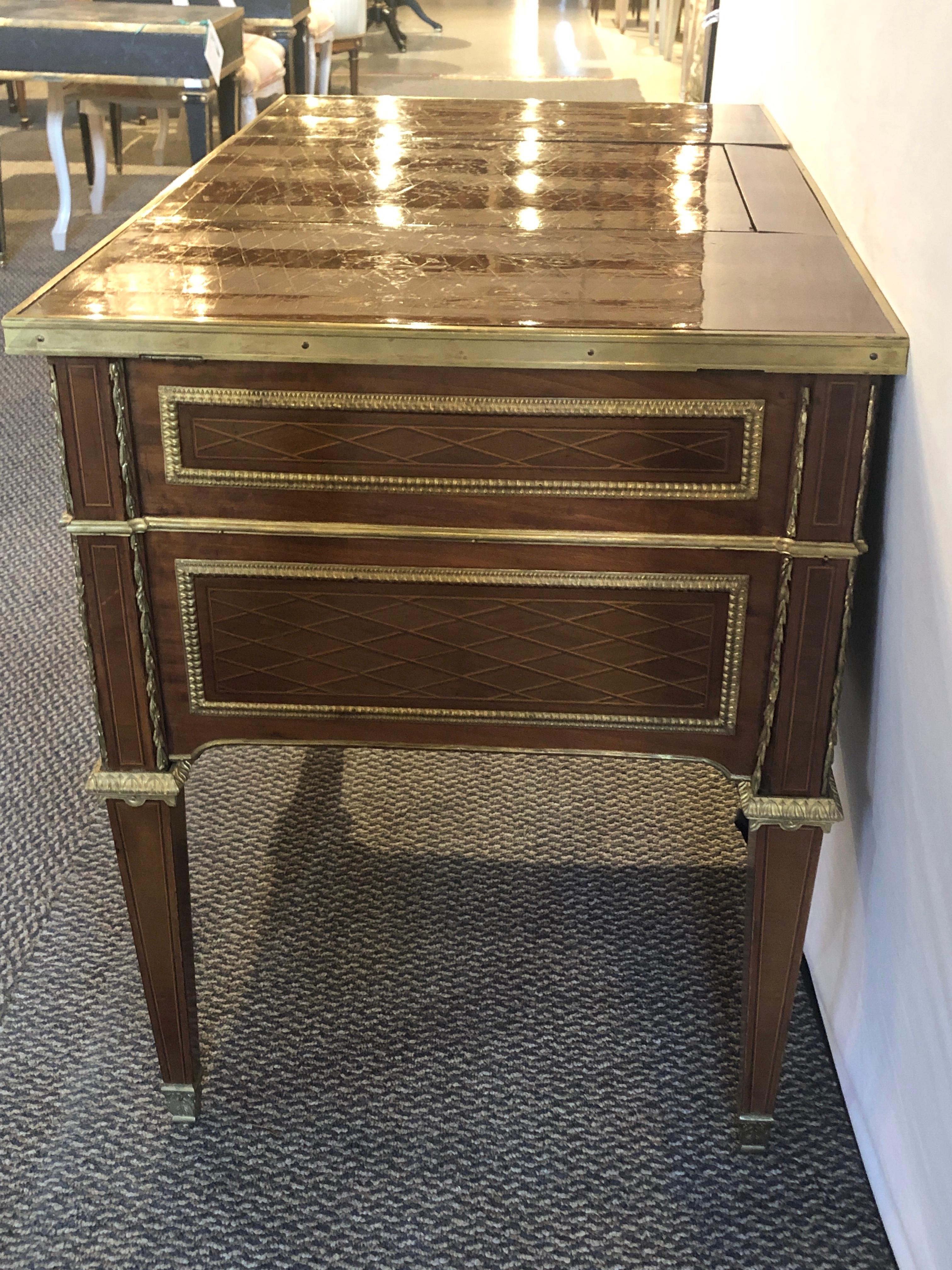 Design français, Louis XVI, petit bureau, vanité, marqueterie Brown, 1900s 3