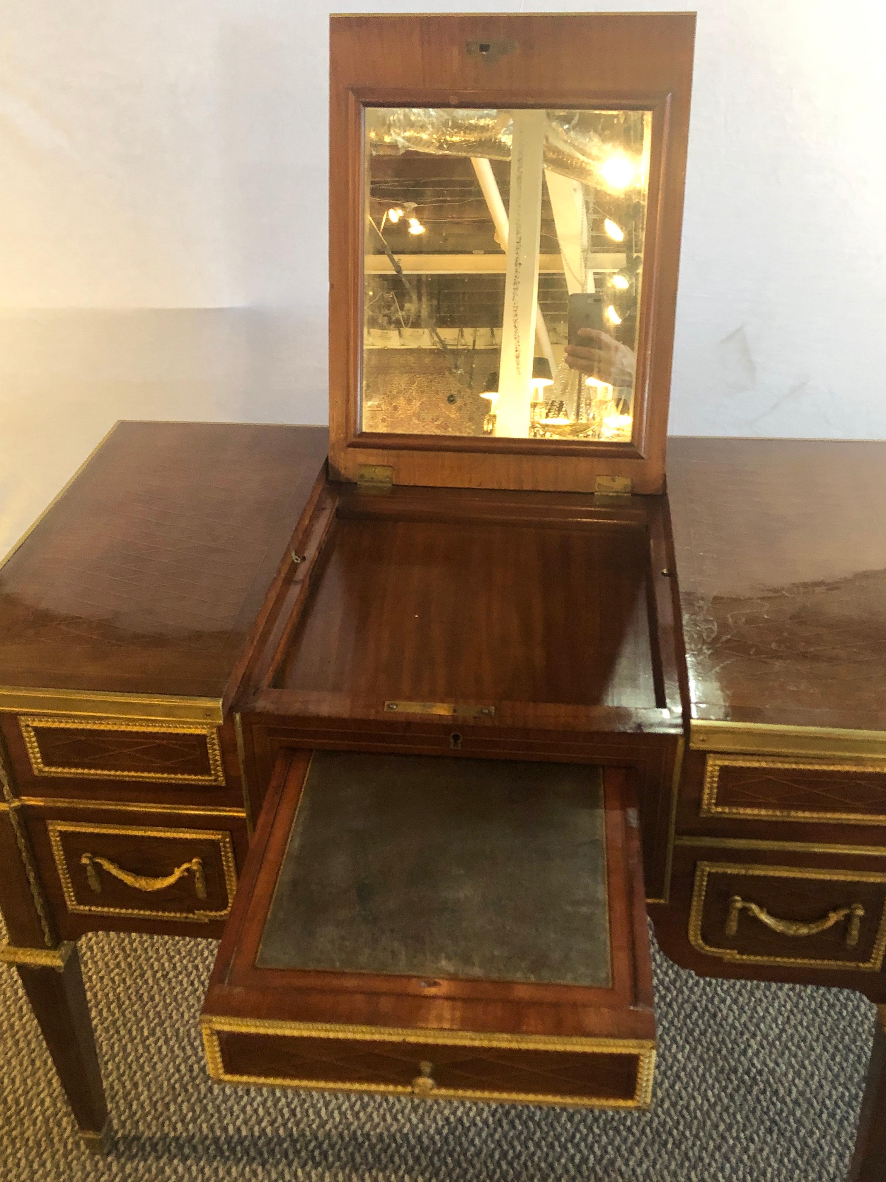 French Design, Louis XVI, Small Desk, Vanity, Brown Parquetry, Marquetry, 1900s For Sale 10