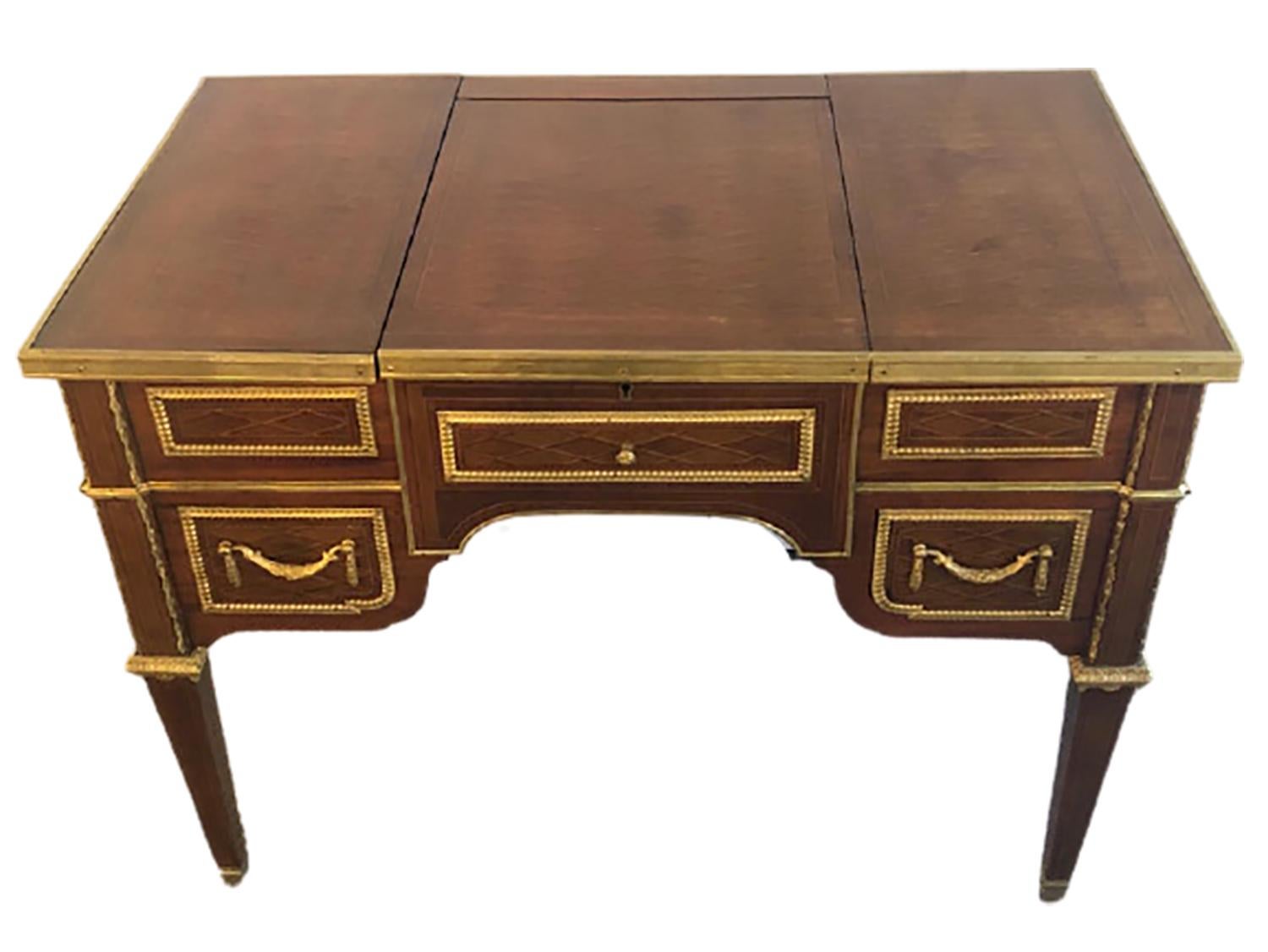 French Design, Louis XVI, Small Desk, Vanity, Brown Parquetry, Marquetry, 1900s In Good Condition For Sale In Stamford, CT