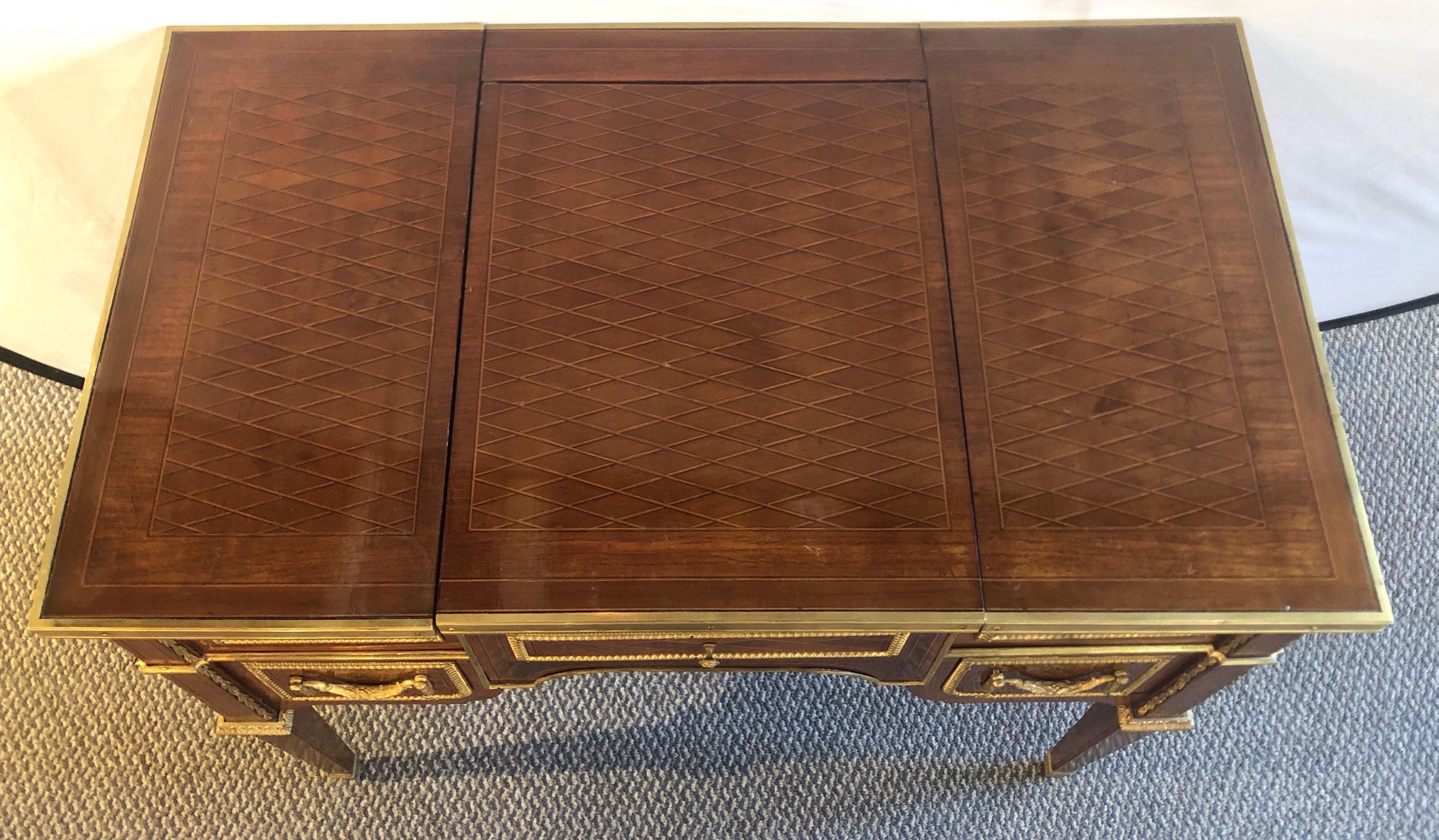 French Design, Louis XVI, Small Desk, Vanity, Brown Parquetry, Marquetry, 1900s For Sale 3