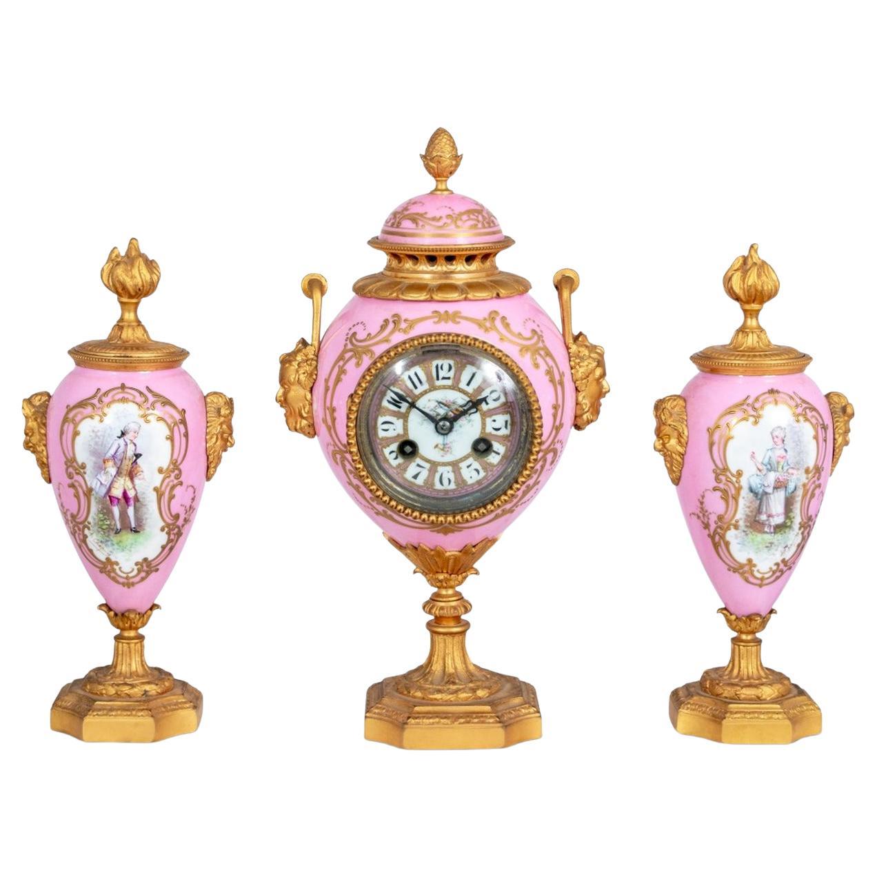 Set di orologi di Sèvres in bronzo dorato in stile Luigi XVI, 3