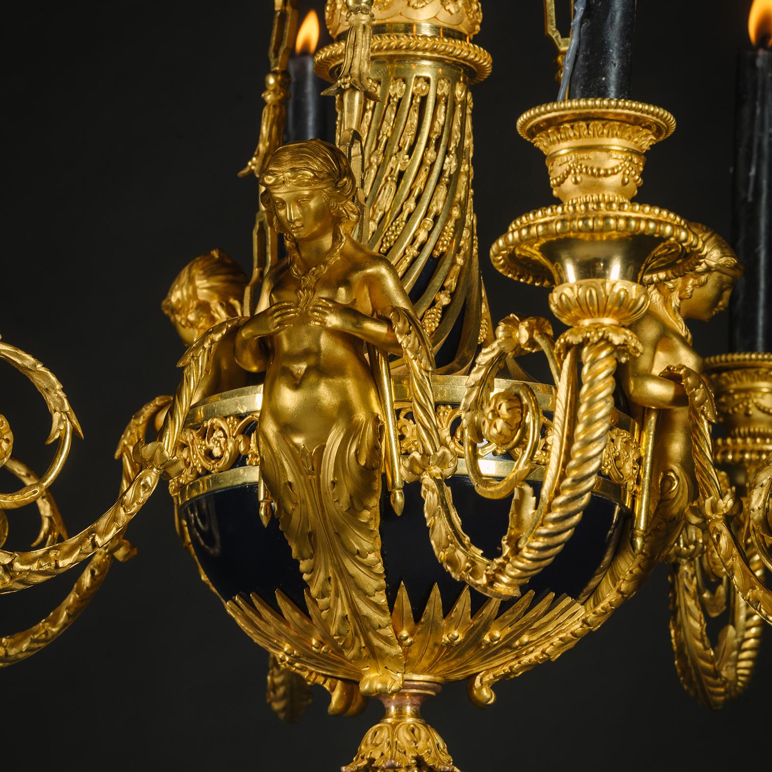 Lustre à six lumières 'aux Termes' de style Louis XVI en bronze doré Bon état - En vente à Brighton, West Sussex