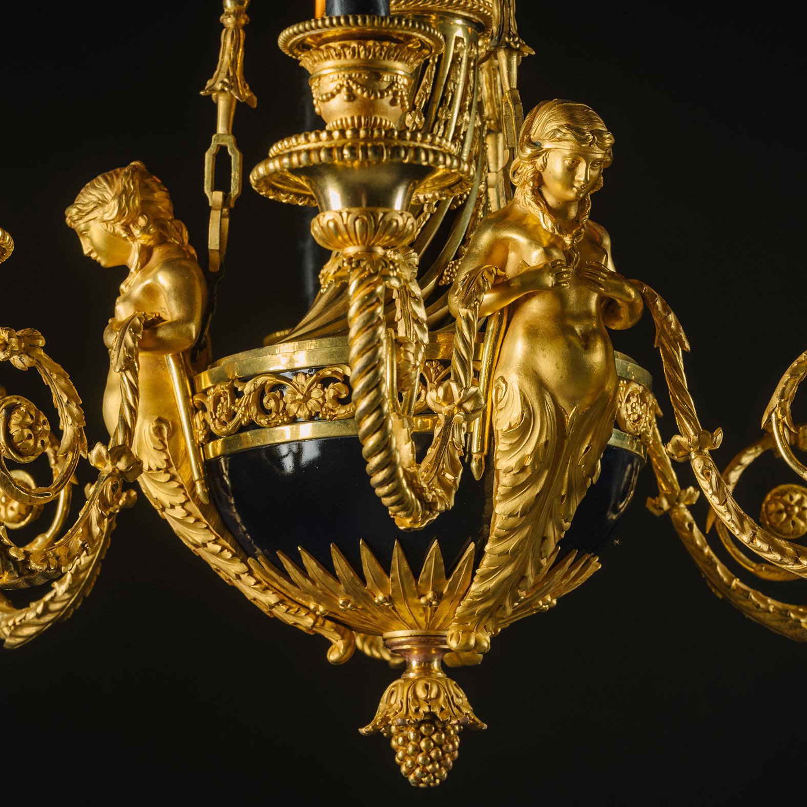 Bronze doré Lustre à six lumières 'aux Termes' de style Louis XVI en bronze doré en vente