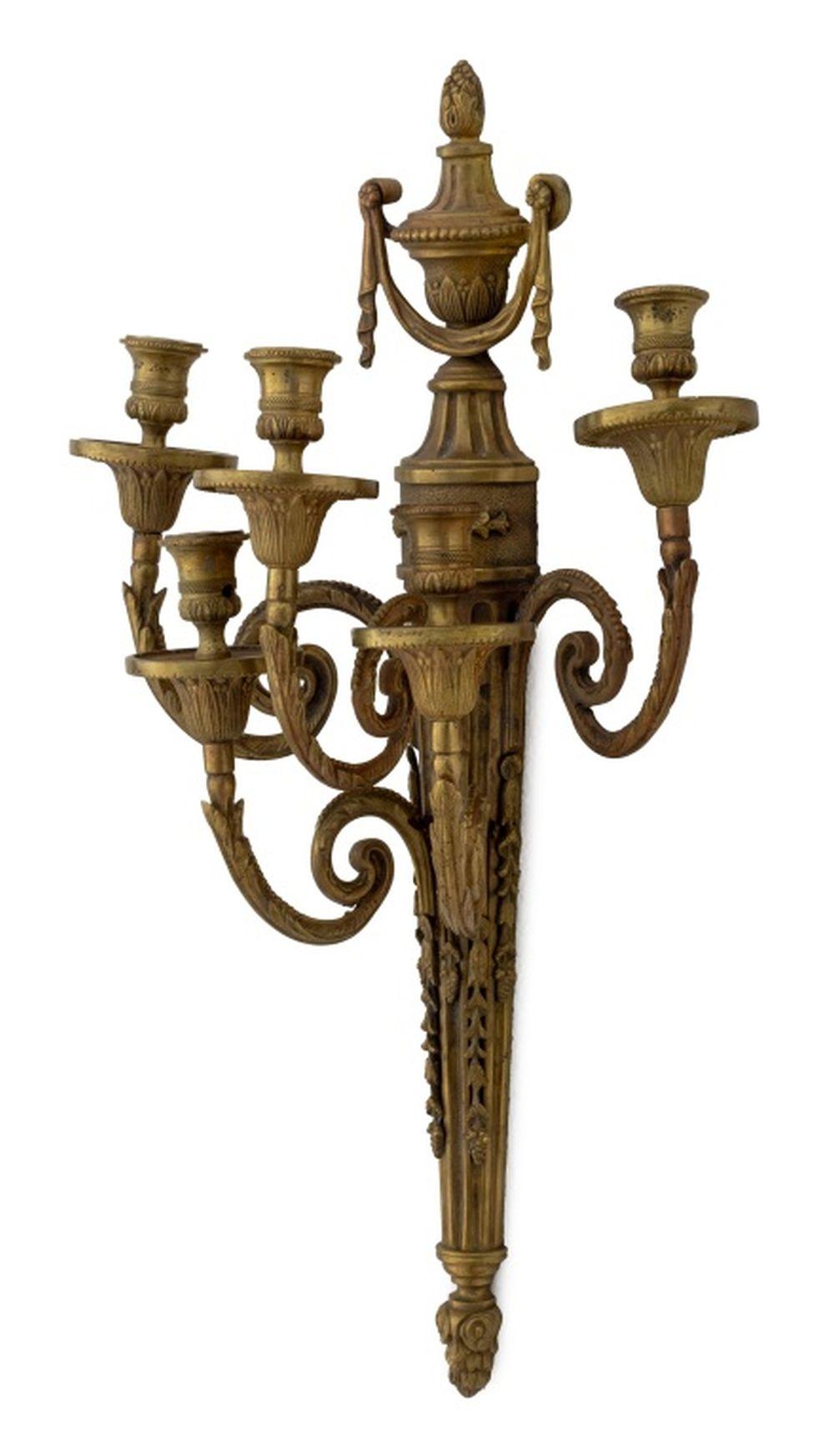 Louis XVI Style Gilt Bronze Wall Appliques, Pair en venta 3
