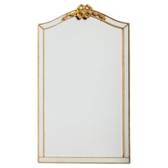 Specchio con cornice marginale dorata in stile Luigi XVI